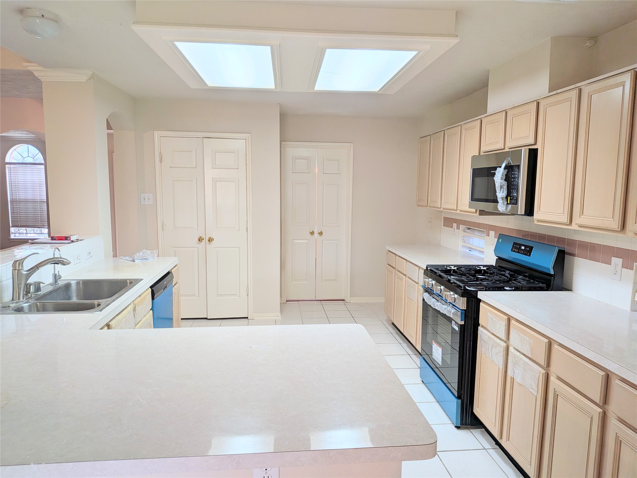 14411 Berrington Drive, Houston, TX 77083 14411 Berrington Drive, Houston, TX 77083
