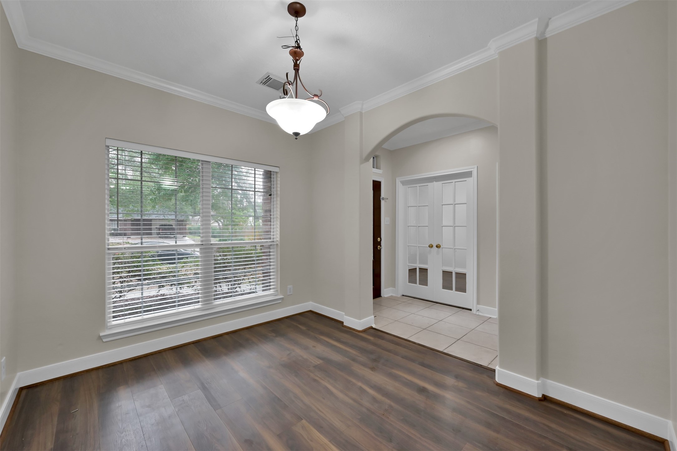 Dining room.