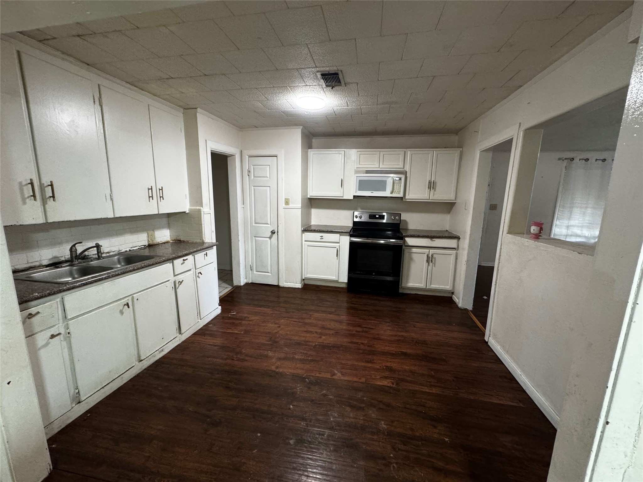 225 Beatrice Street, La Marque, TX 77568