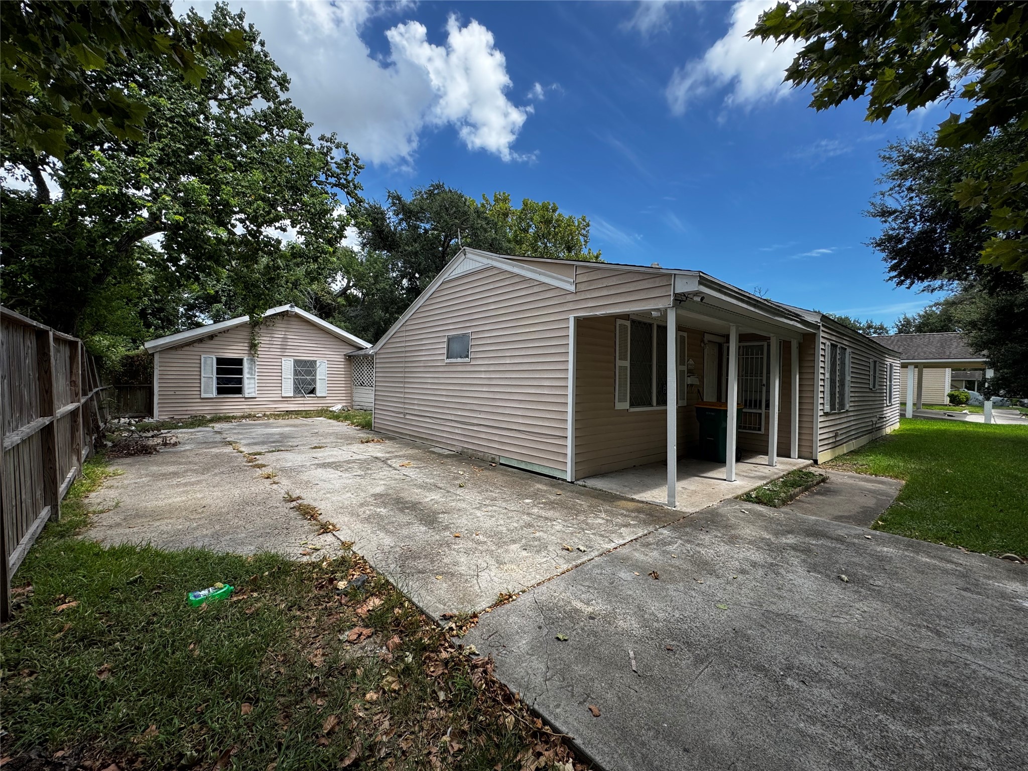 225 Beatrice Street, La Marque, TX 77568