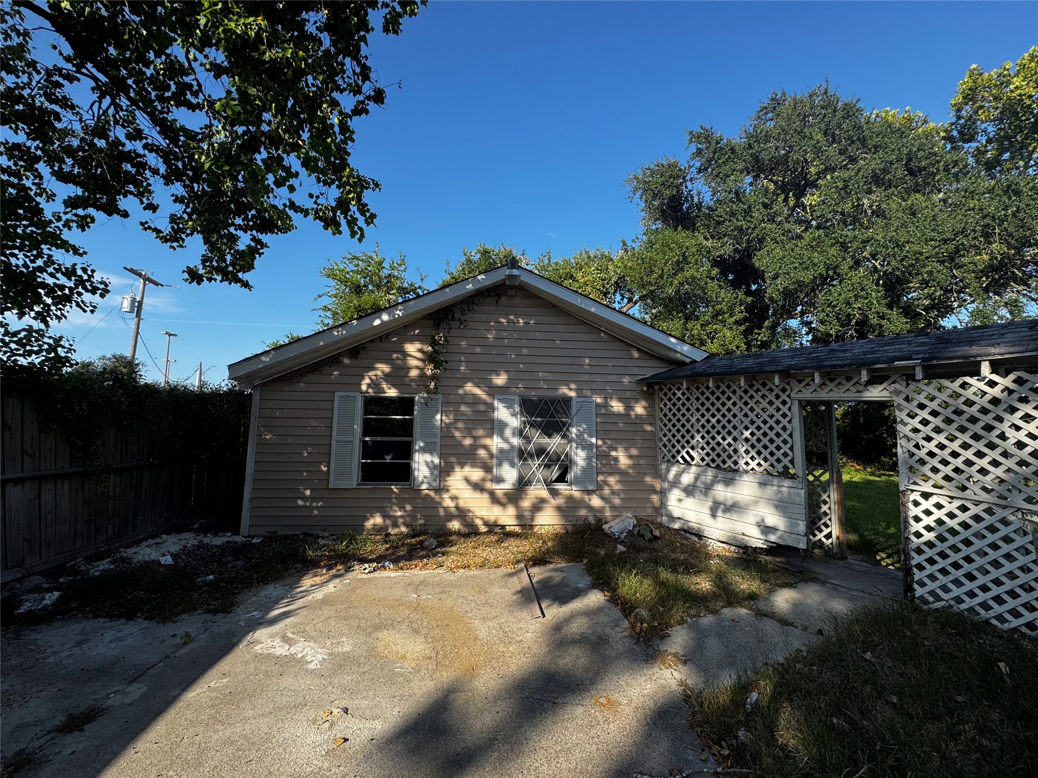 225 Beatrice Street, La Marque, TX 77568