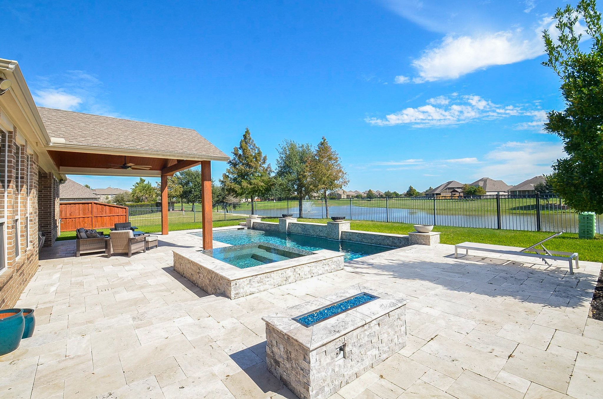 Enjoy evenings around the built-in fire pit!