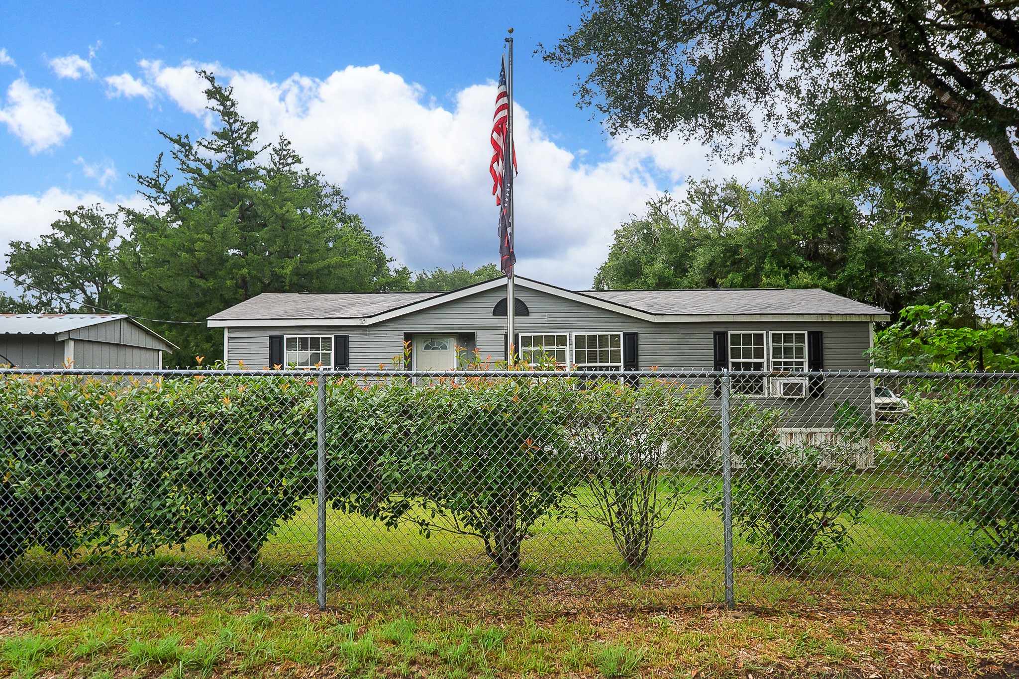 5027 Farmer Road, Alvin, TX 77511 5027 Farmer Road, Alvin, TX 77511