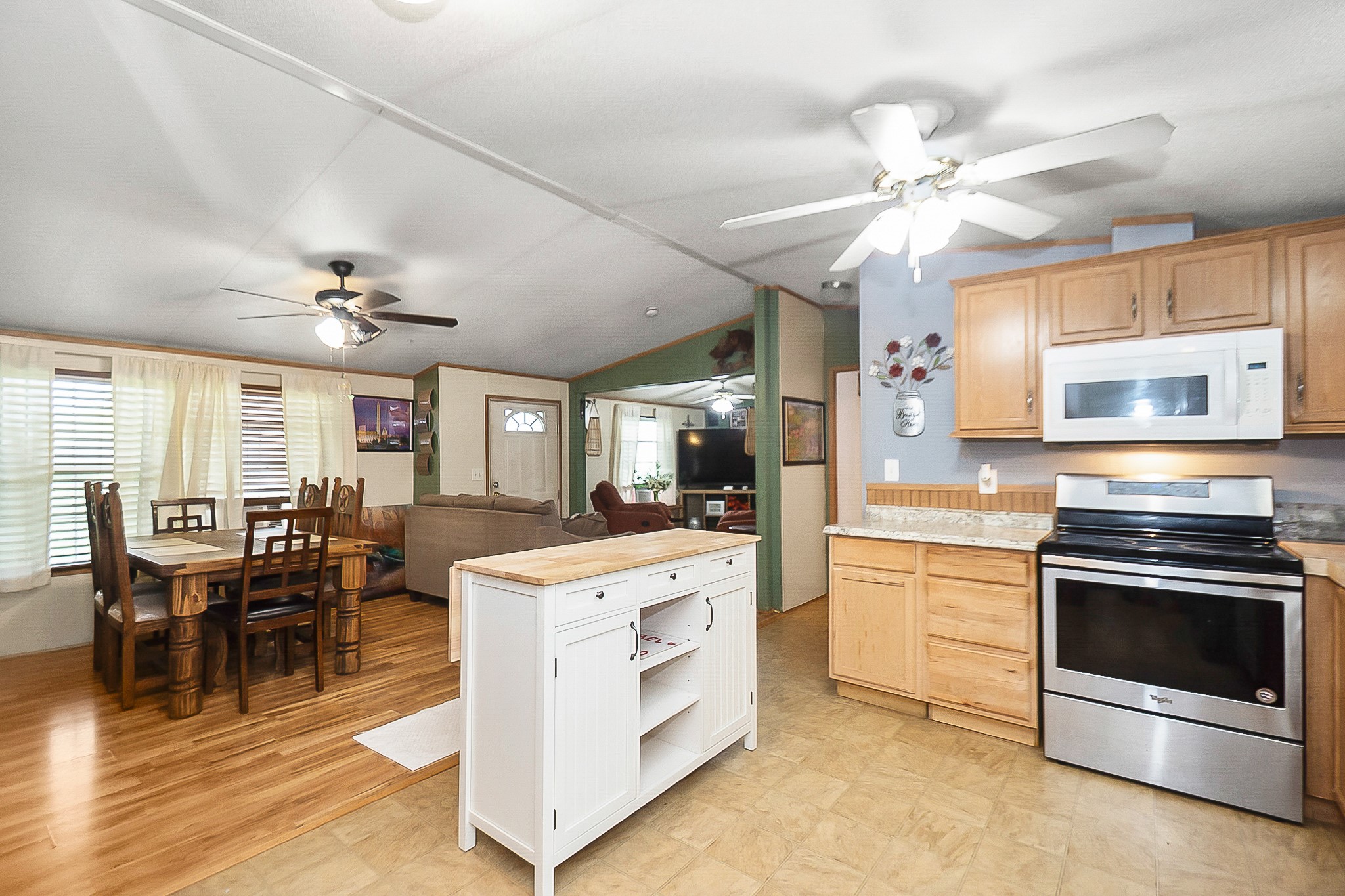 5027 Farmer Road, Alvin, TX 77511