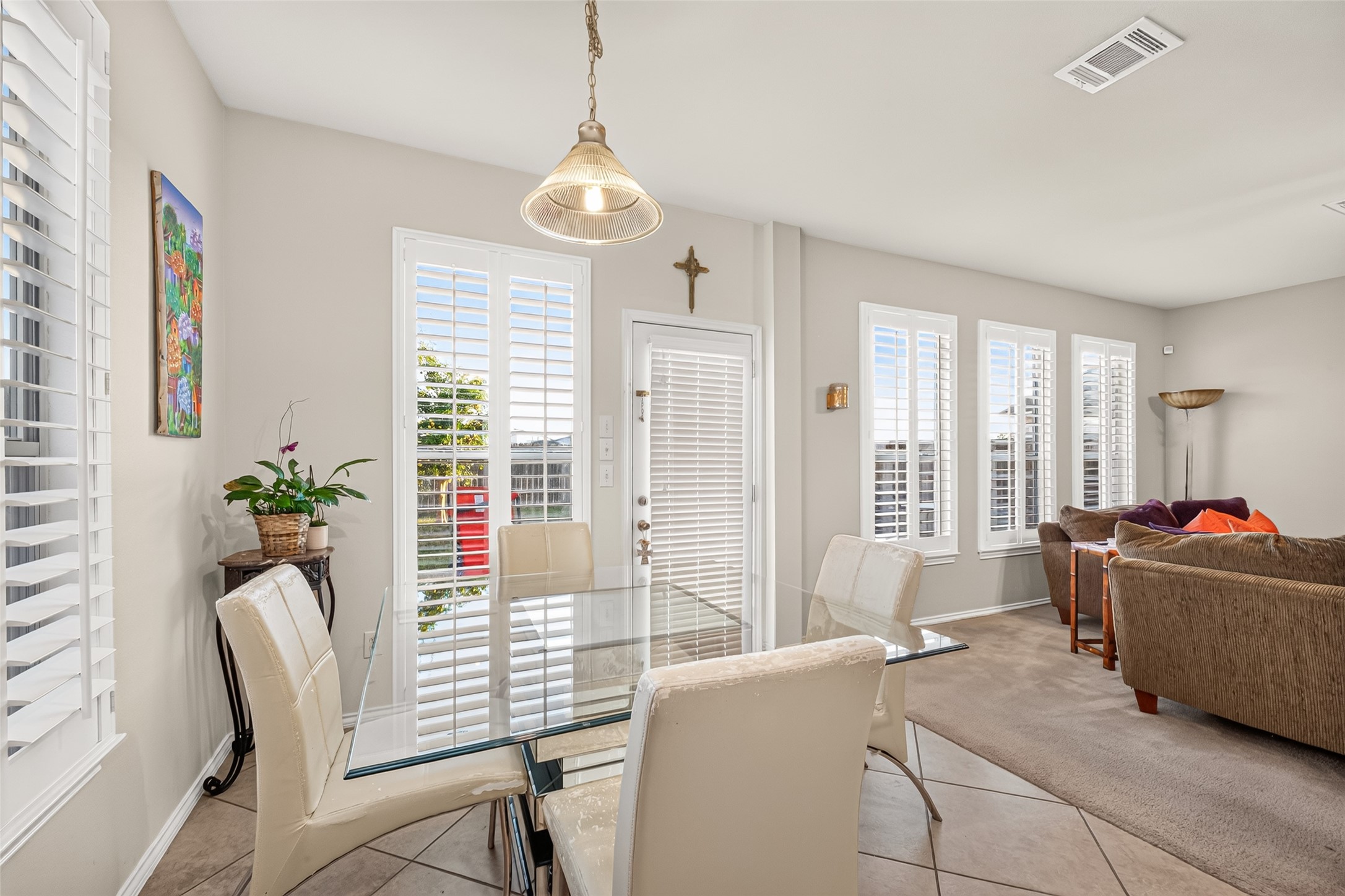 Kitchen Dining Area