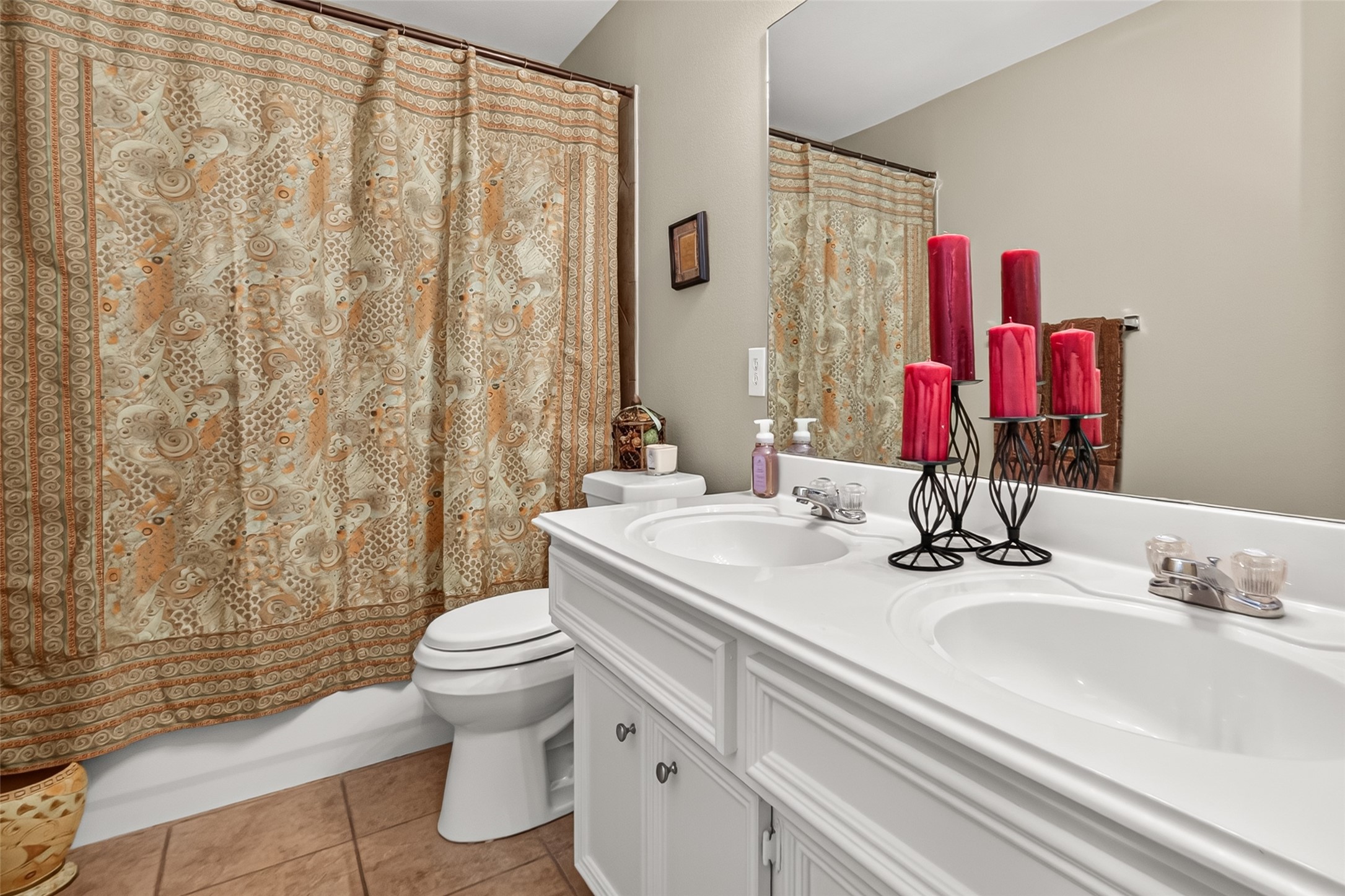 Upstairs bath with Double sinks