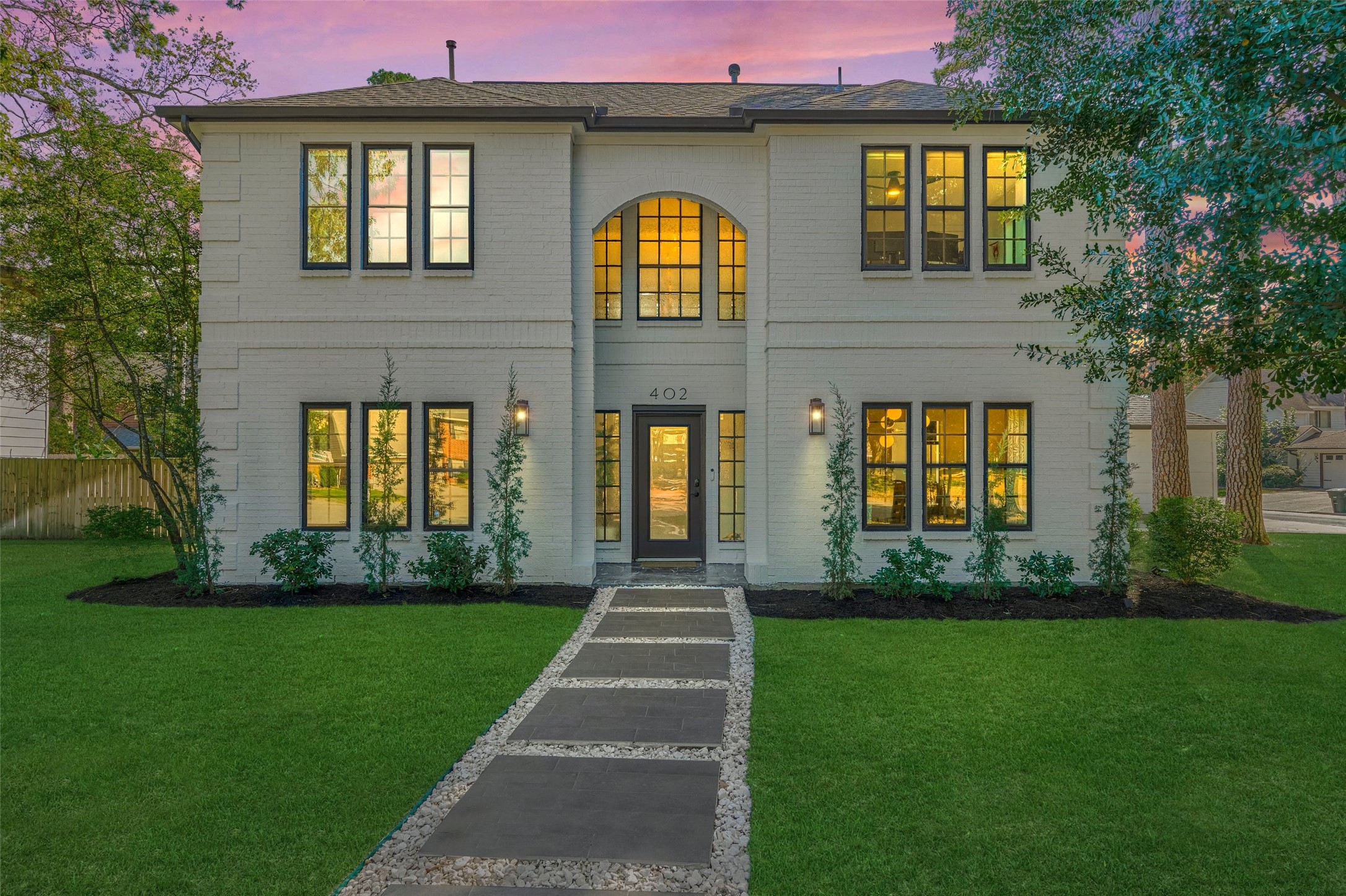 Welcome home to 402 Susan Ln!