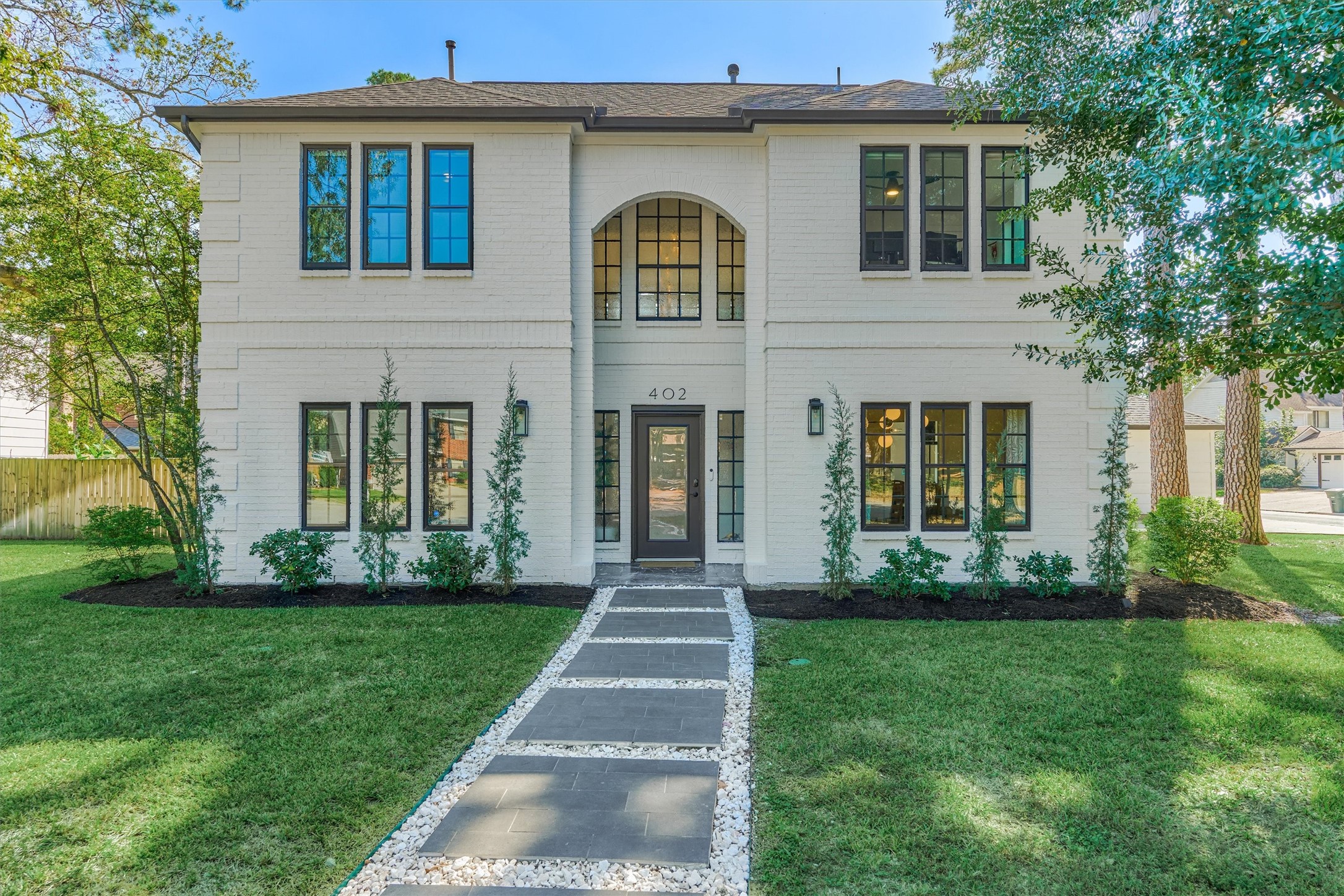 Exceptional remodel in Oak Ridge North offers contemporary styling and fresh exterior paint with bold, black accents for added appeal! Exceptional remodel in Oak Ridge North offers contemporary styling and fresh exterior paint with bold, black accents for added appeal!