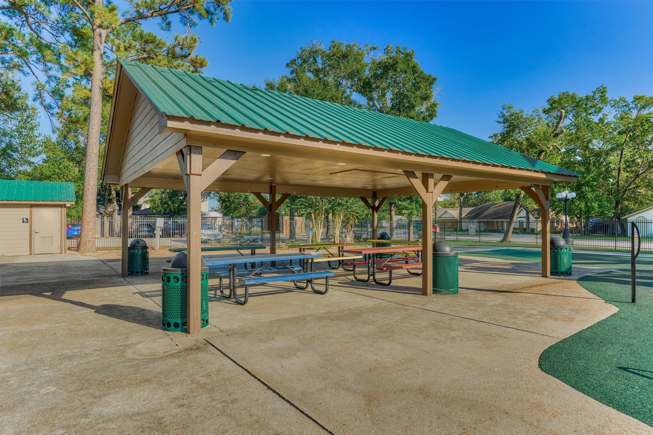 Oak Ridge North offers community park with pavilion area as well as community pool and sports courts.