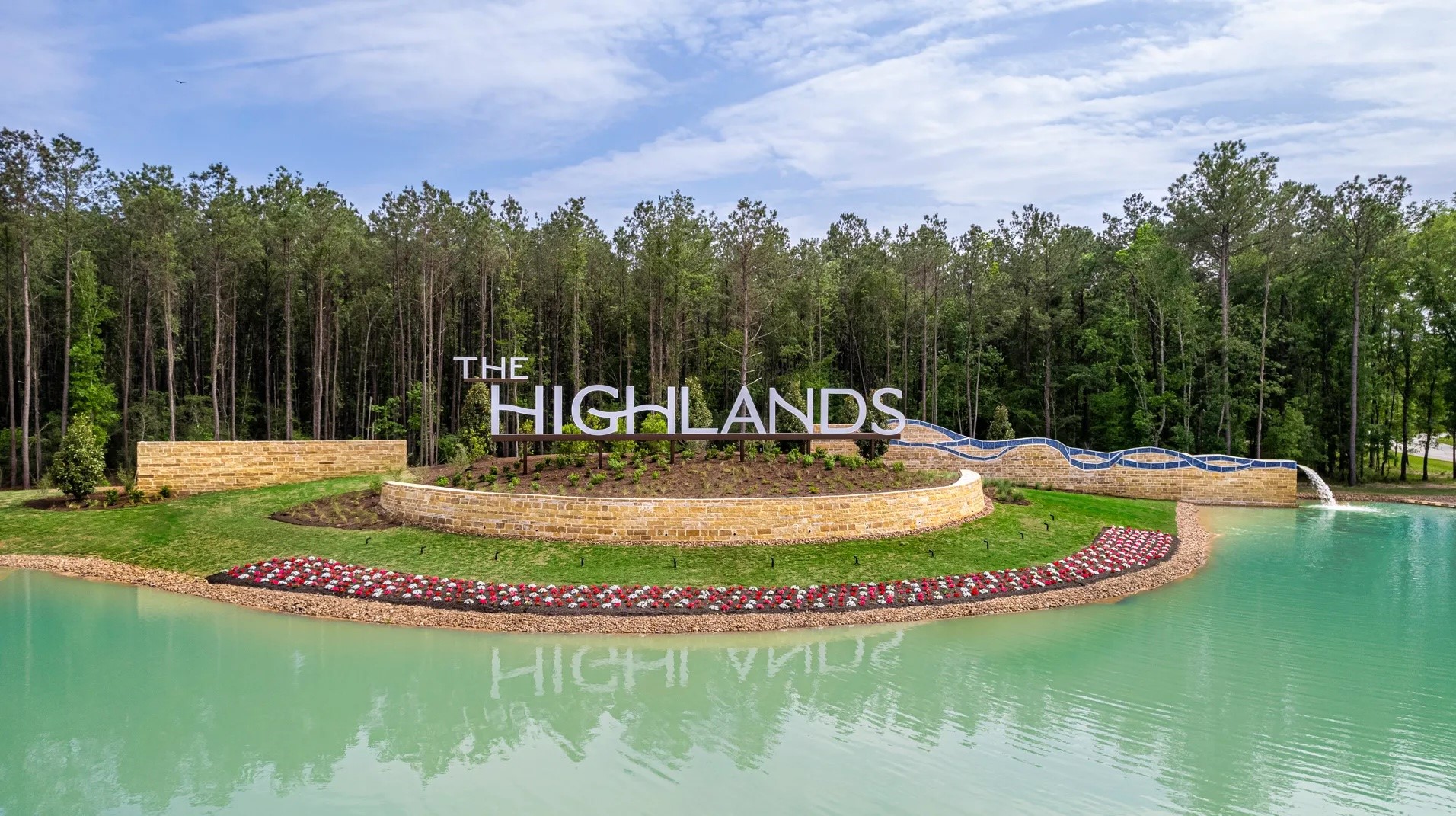Located in Porter, TX, The Highlands is a 2,300-acre award-winning master-planned community featuring Beazer Homes. A park-like setting surrounded by lush forests.