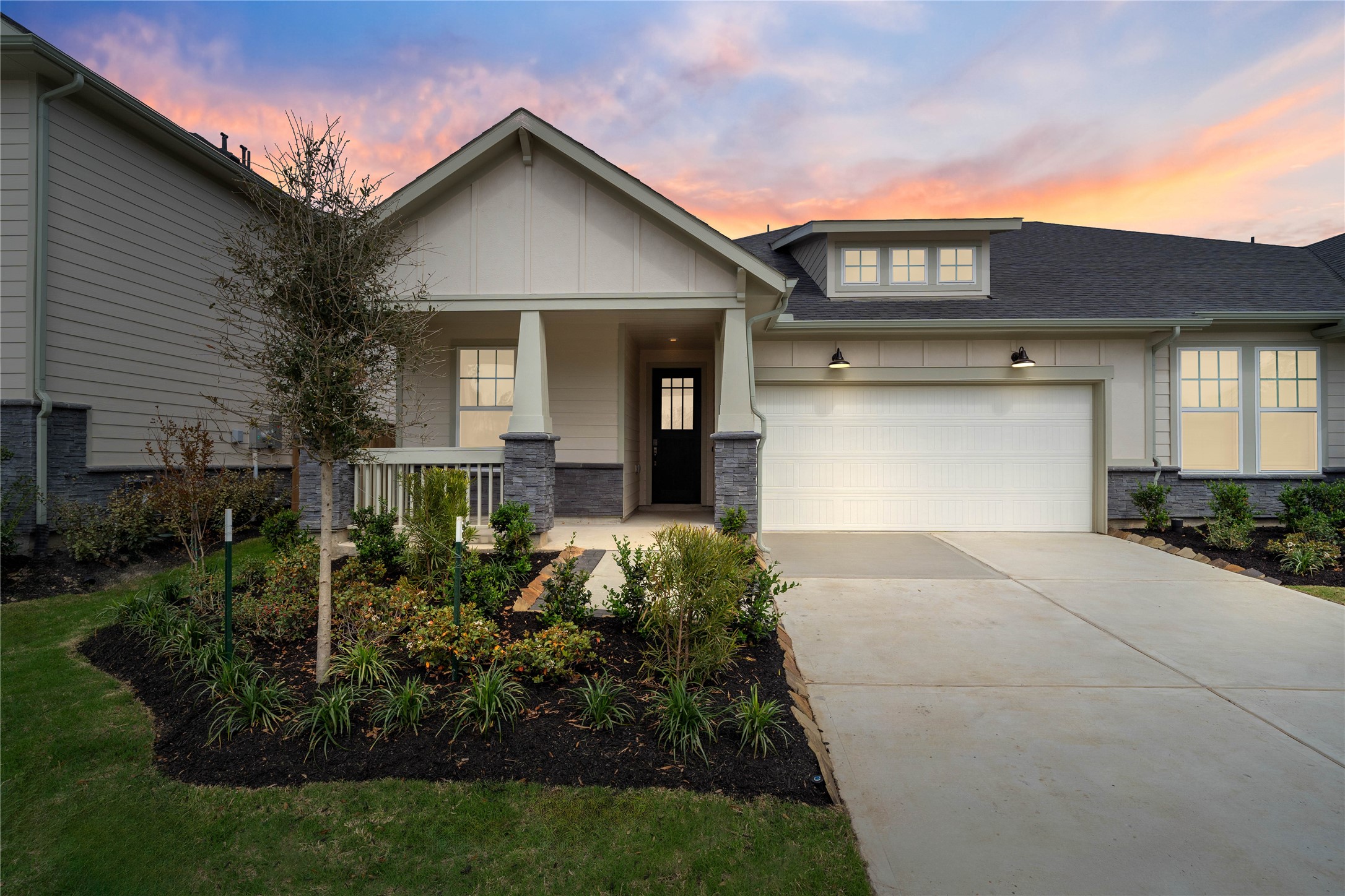 Welcome home to 9123 Petroglyph Point Court located in master planned community of The Highlands and zoned to New Caney ISD. Welcome home to 9123 Petroglyph Point Court located in master planned community of The Highlands and zoned to New Caney ISD.