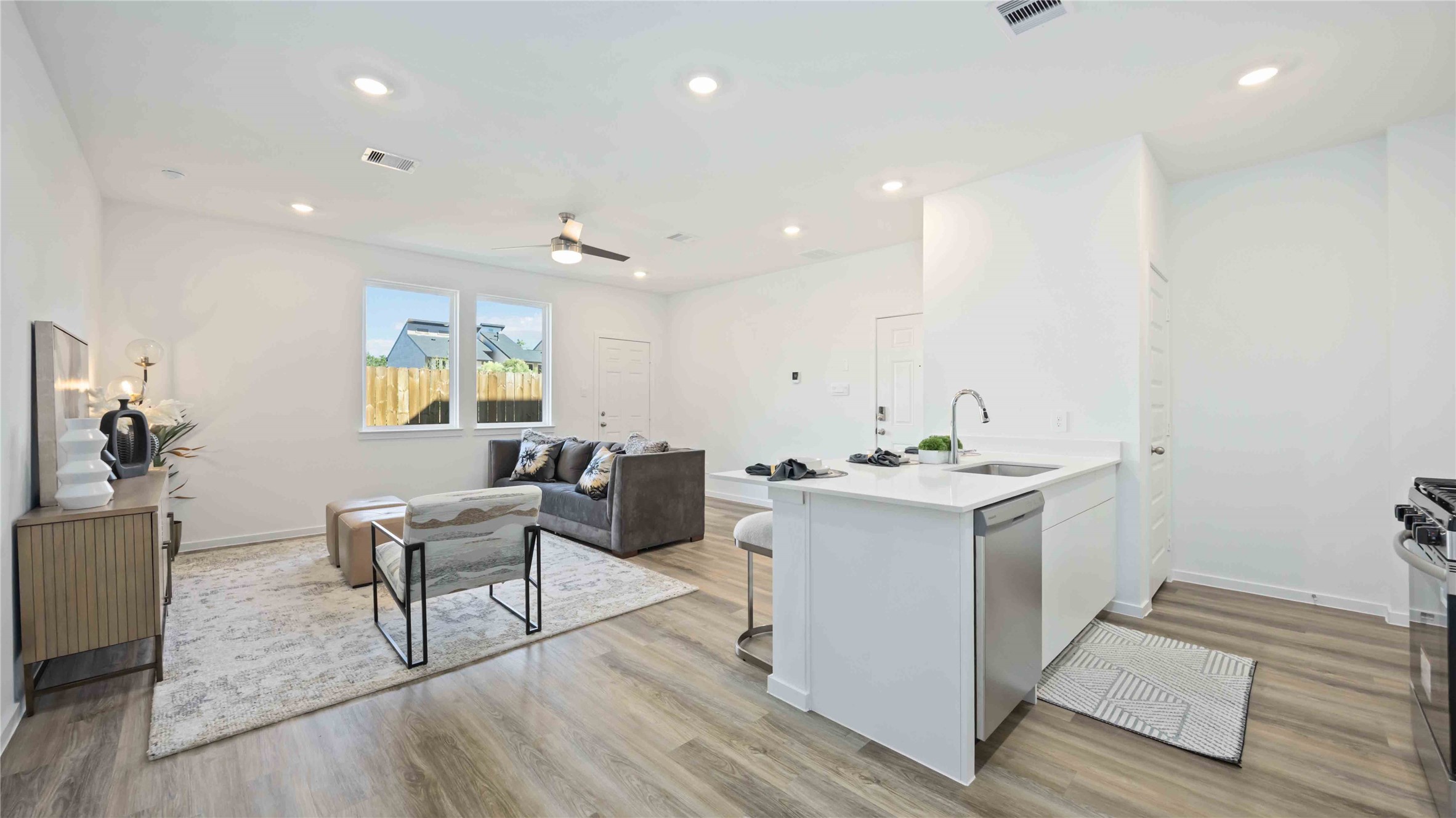 5921 Manning Oaks Street, Houston, TX 77091 5921 Manning Oaks Street, Houston, TX 77091