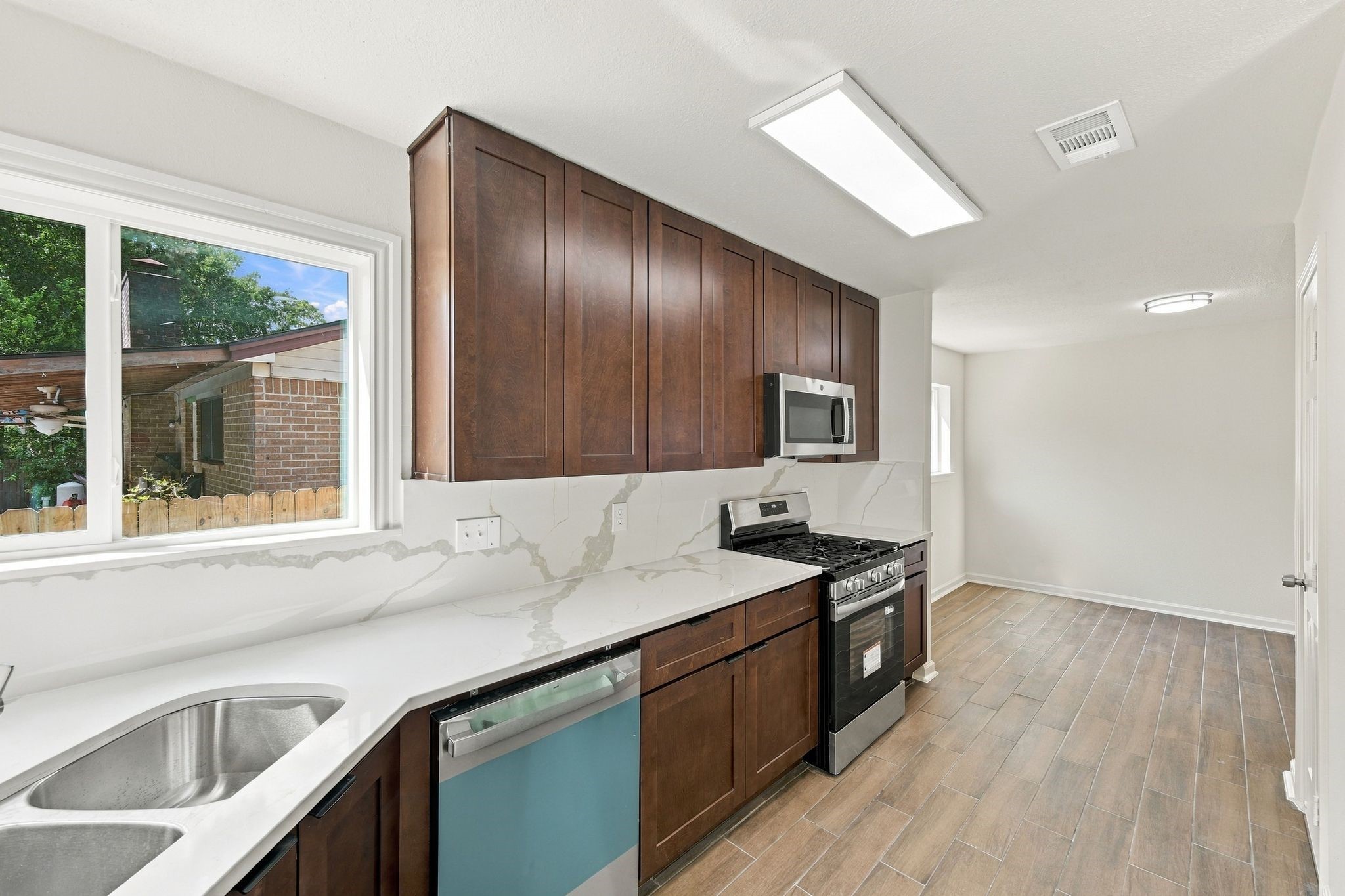 2526 Rambling Brook Drive, Spring, TX 77373