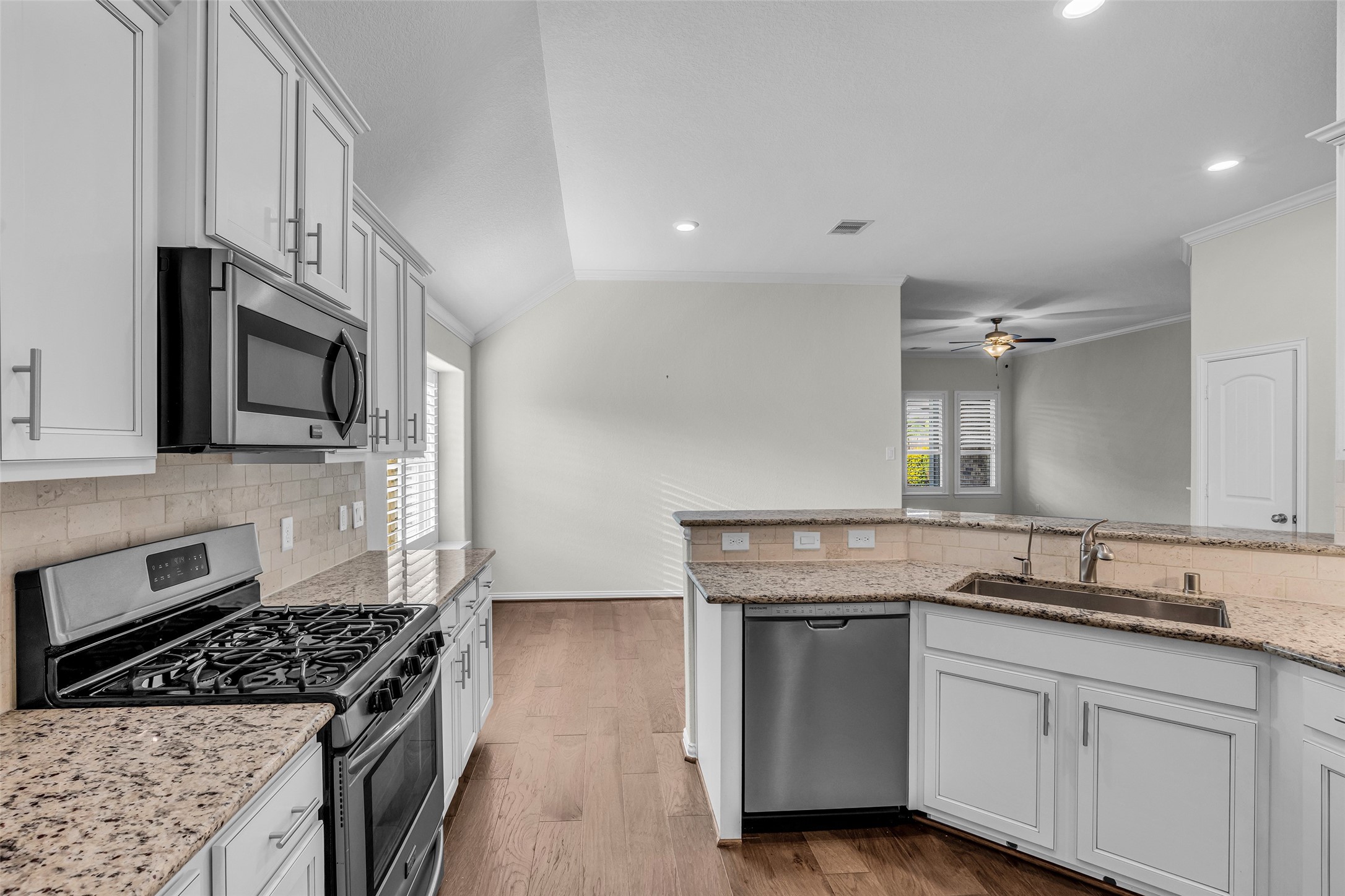 3870 Enchanted Timbers Lane, Spring, TX 77386