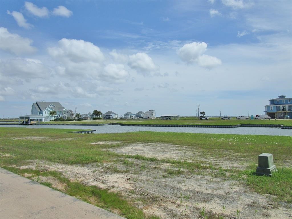 13 Saddlebunch, Hitchcock, TX 77563