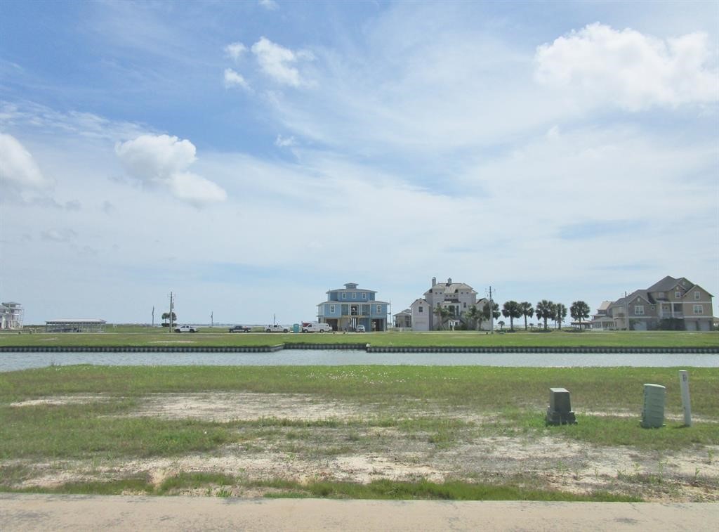13 Saddlebunch, Hitchcock, TX 77563