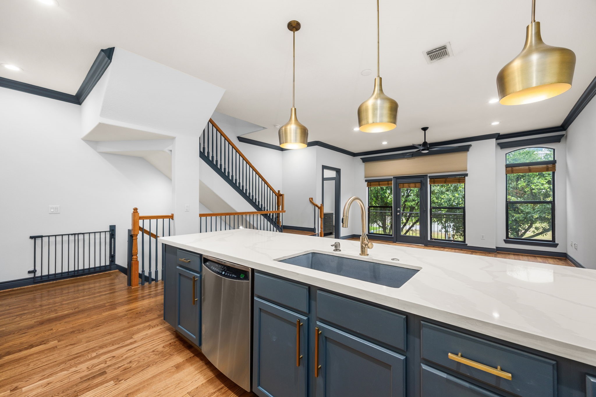1119 Saint Charles Street, Houston, TX 77003 1119 Saint Charles Street, Houston, TX 77003