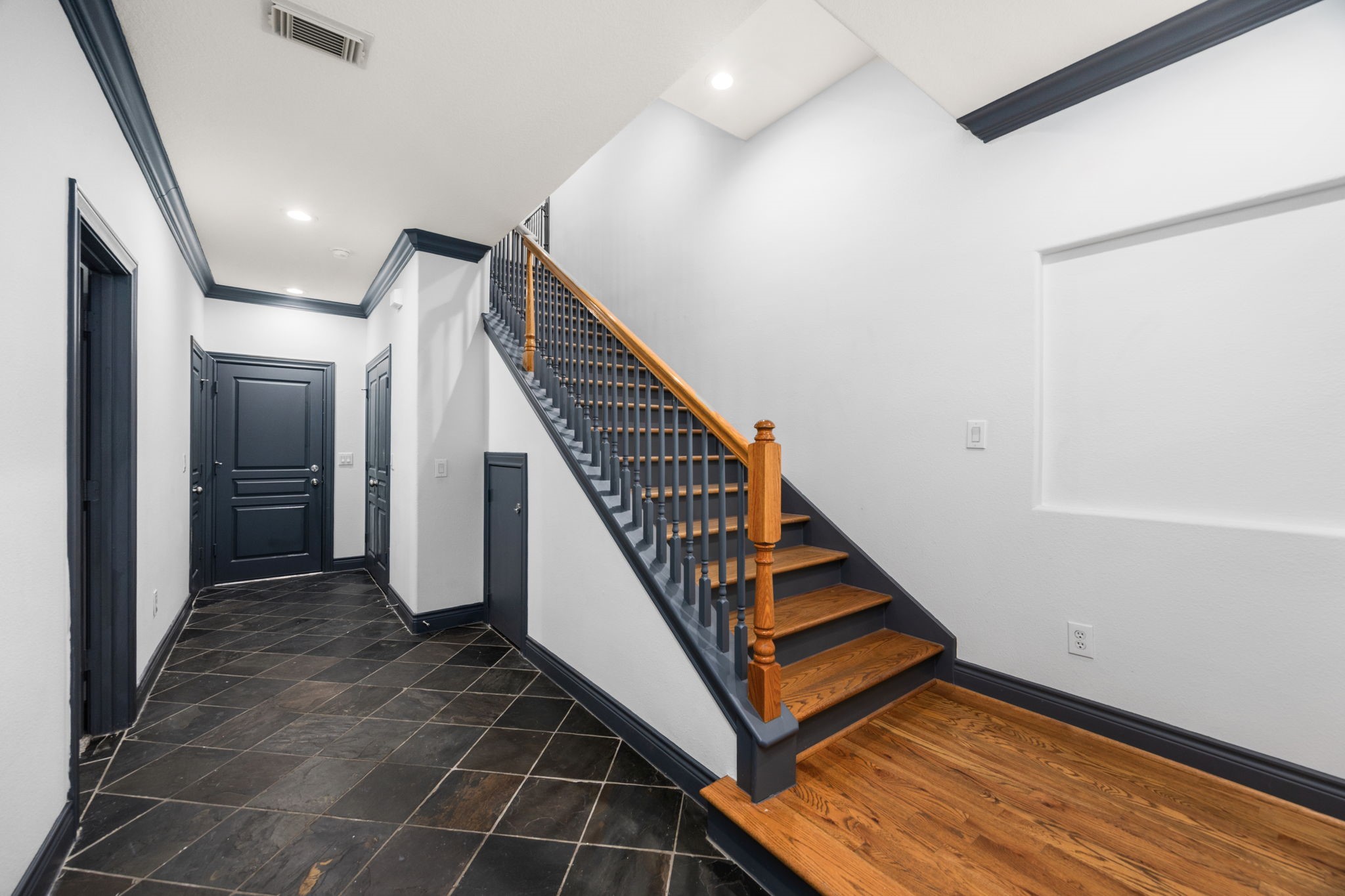 1119 Saint Charles Street, Houston, TX 77003 1119 Saint Charles Street, Houston, TX 77003