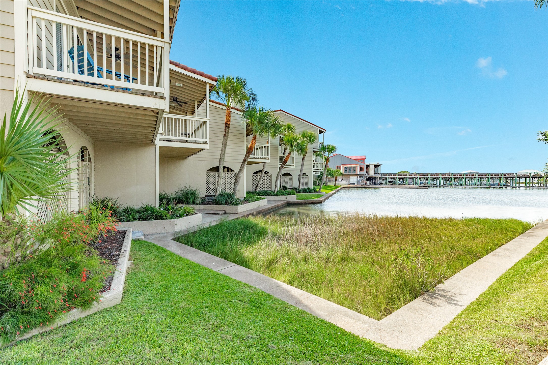 9D Dana Drive, Galveston, TX 77554