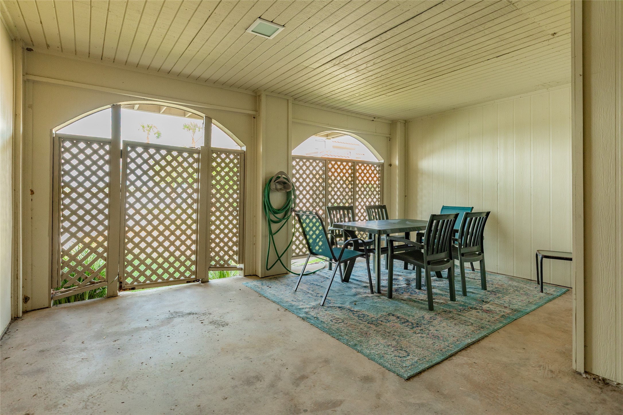 9D Dana Drive, Galveston, TX 77554