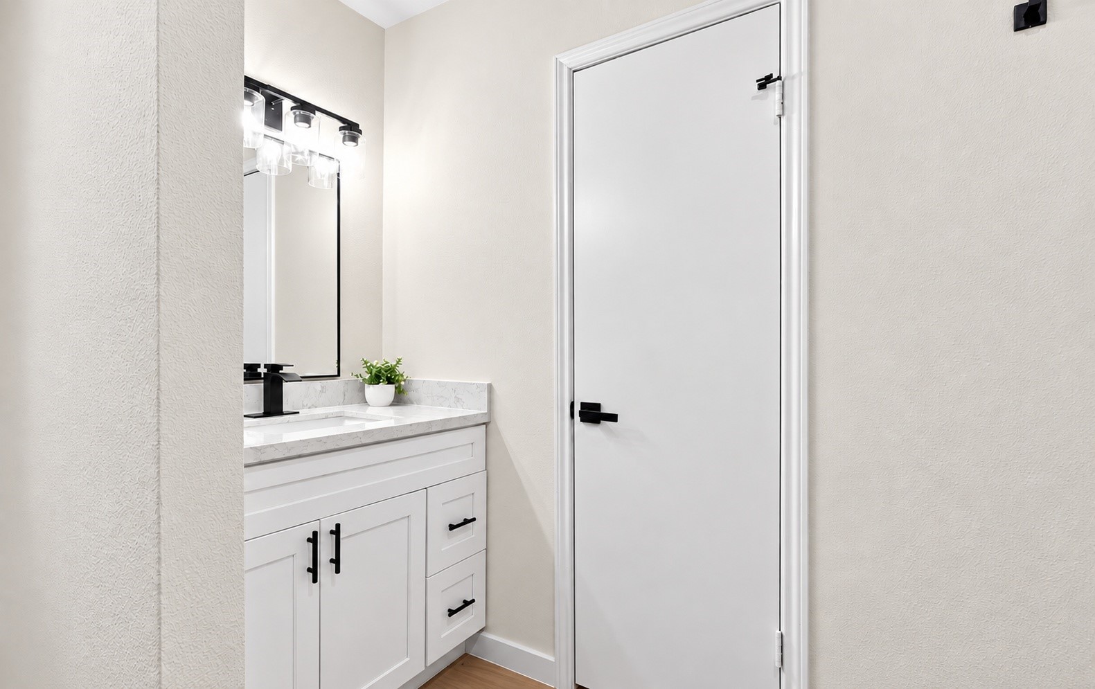 Another angle of the bathroom!