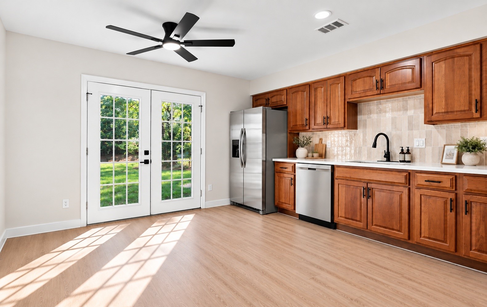An angle of the kitchen!