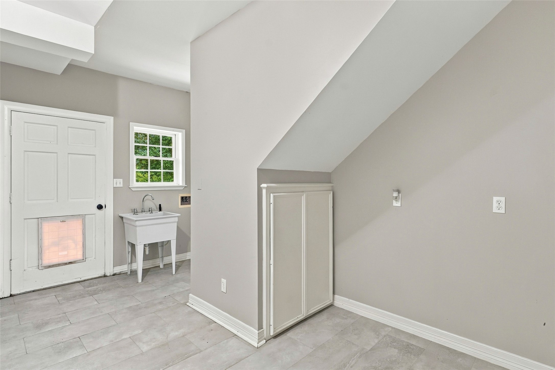 8714 Holly Hills Drive, Tomball, TX 77375