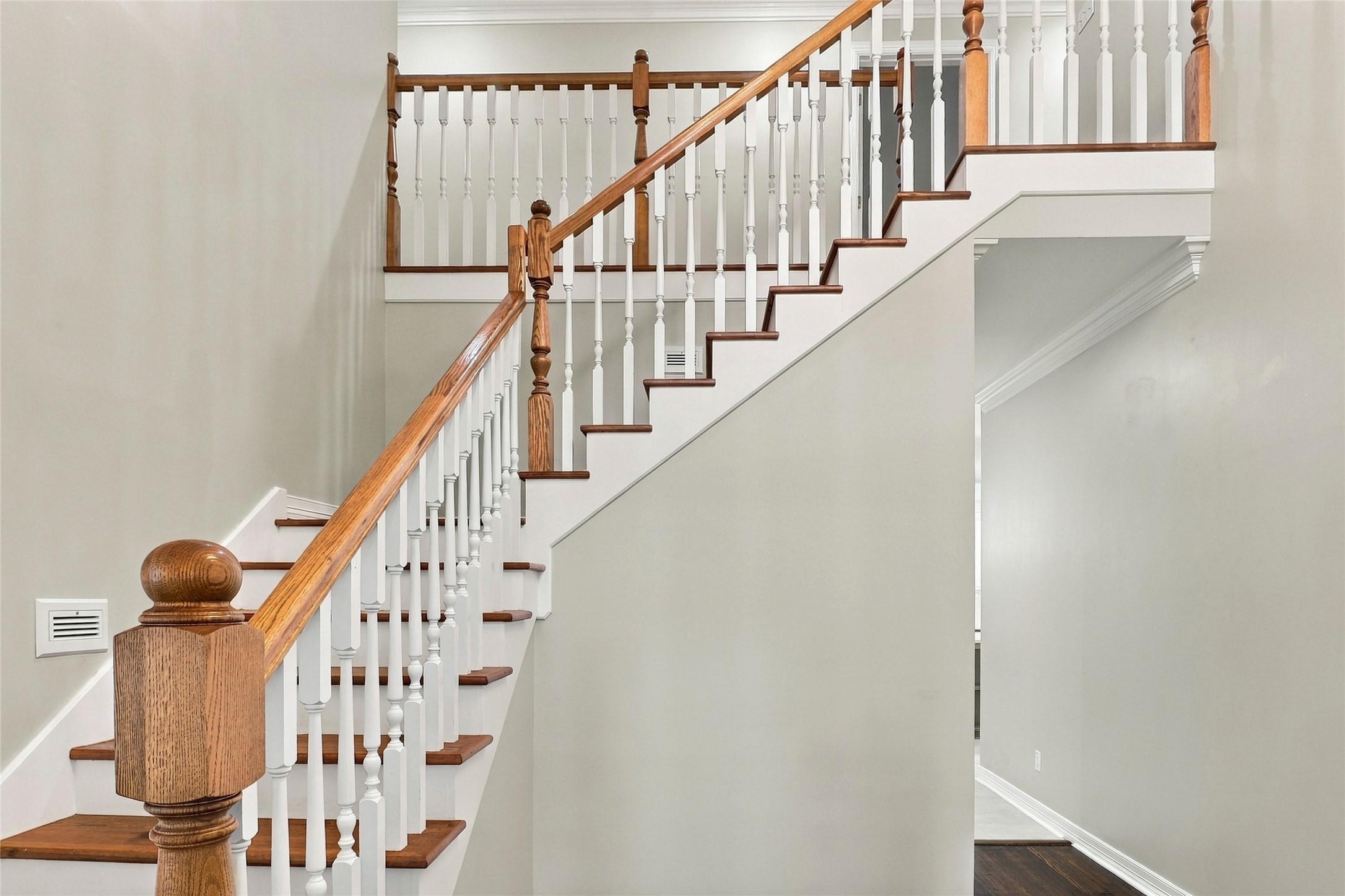 8714 Holly Hills Drive, Tomball, TX 77375