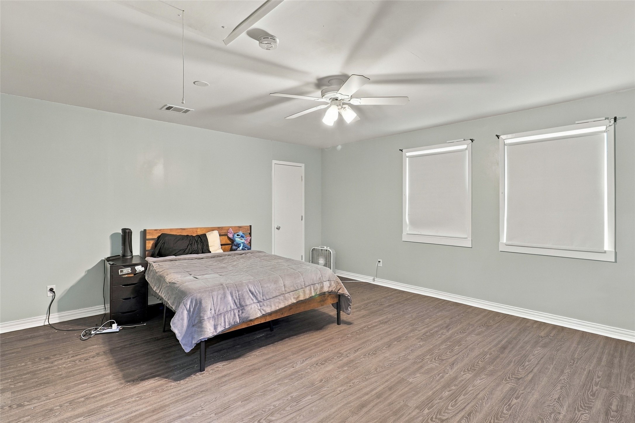 8714 Holly Hills Drive, Tomball, TX 77375