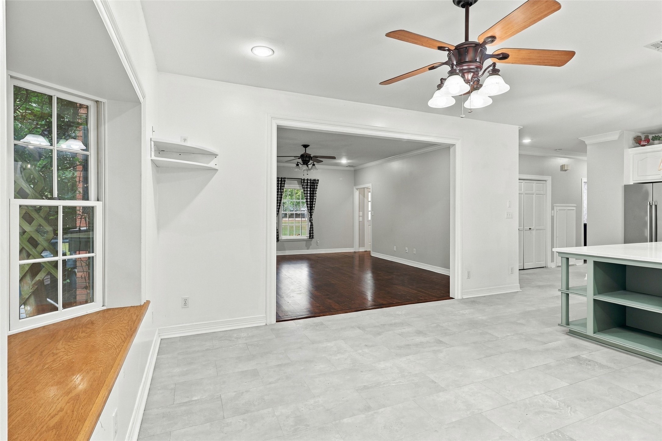 8714 Holly Hills Drive, Tomball, TX 77375