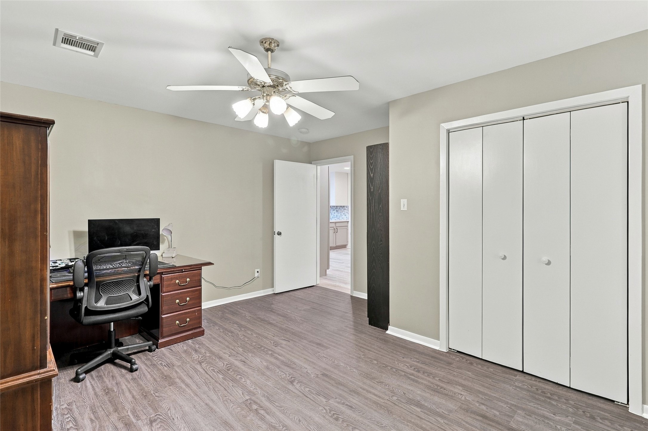 8714 Holly Hills Drive, Tomball, TX 77375