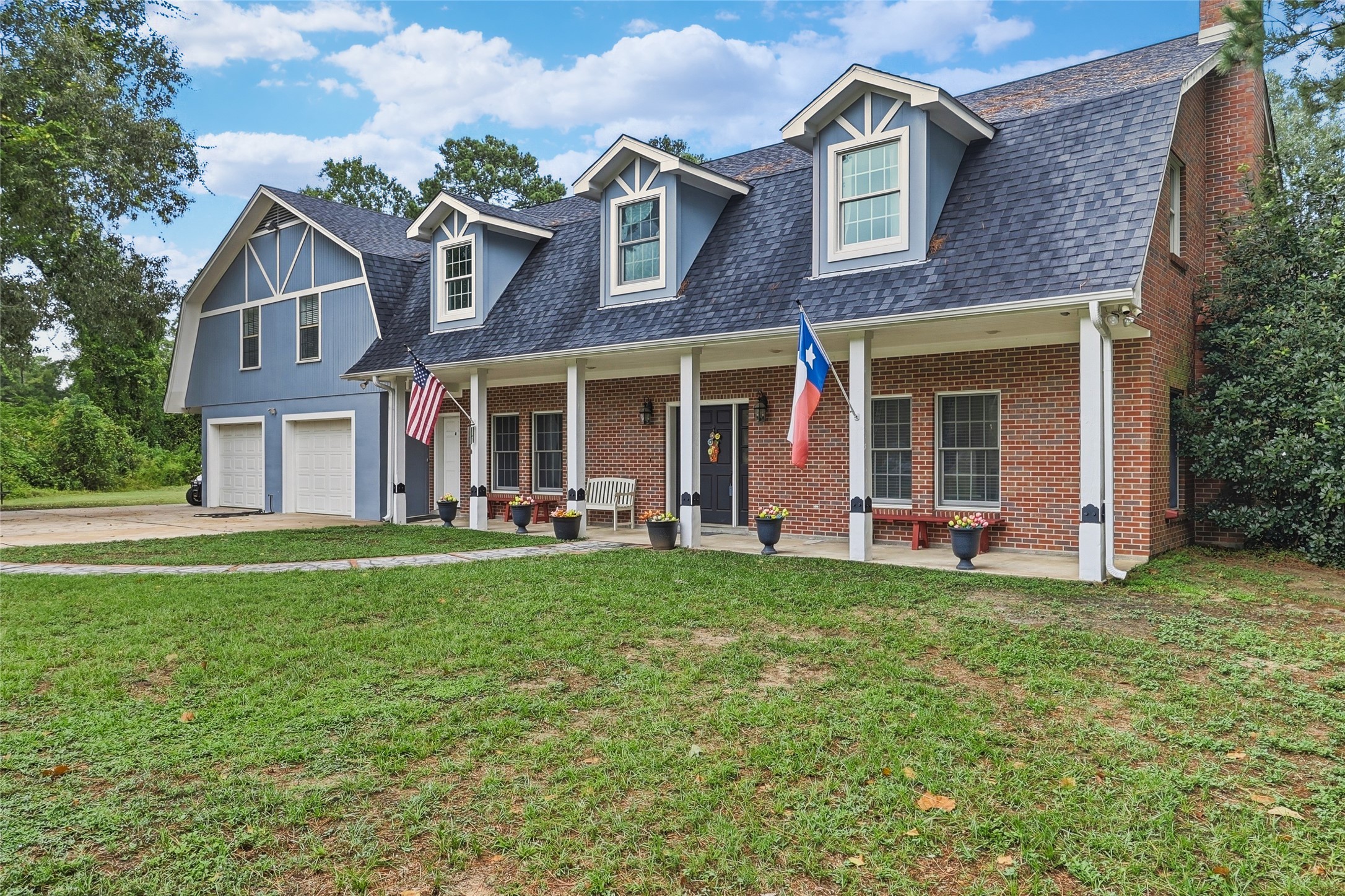 Beautiful custom-built home boasting over 3,400 sq ft, a separate 1,200+ sq ft garage apartment, and an expansive 6-car tandem garage. Beautiful custom-built home boasting over 3,400 sq ft, a separate 1,200+ sq ft garage apartment, and an expansive 6-car tandem garage.