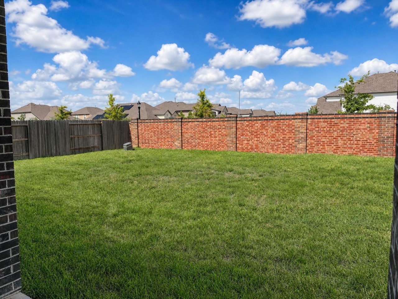 No backyard neighbors!