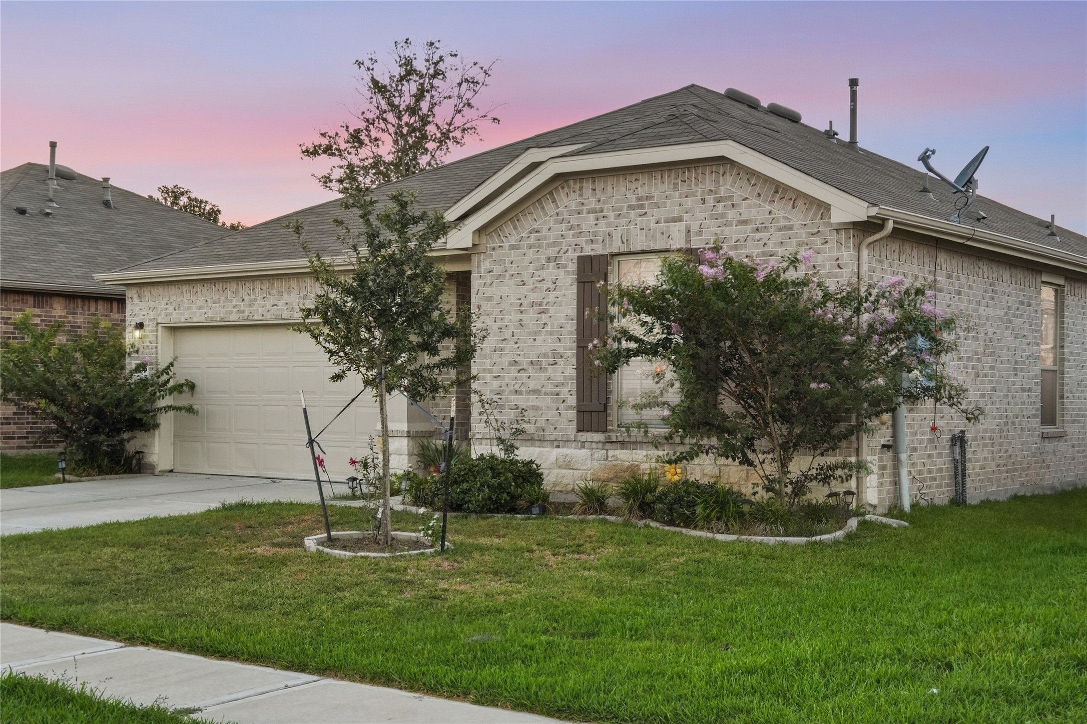 335 Appaloosa Drive, Alvin, TX 77511