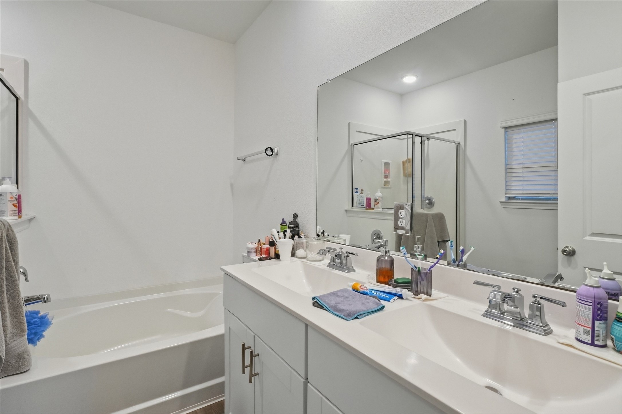 335 Appaloosa Drive, Alvin, TX 77511