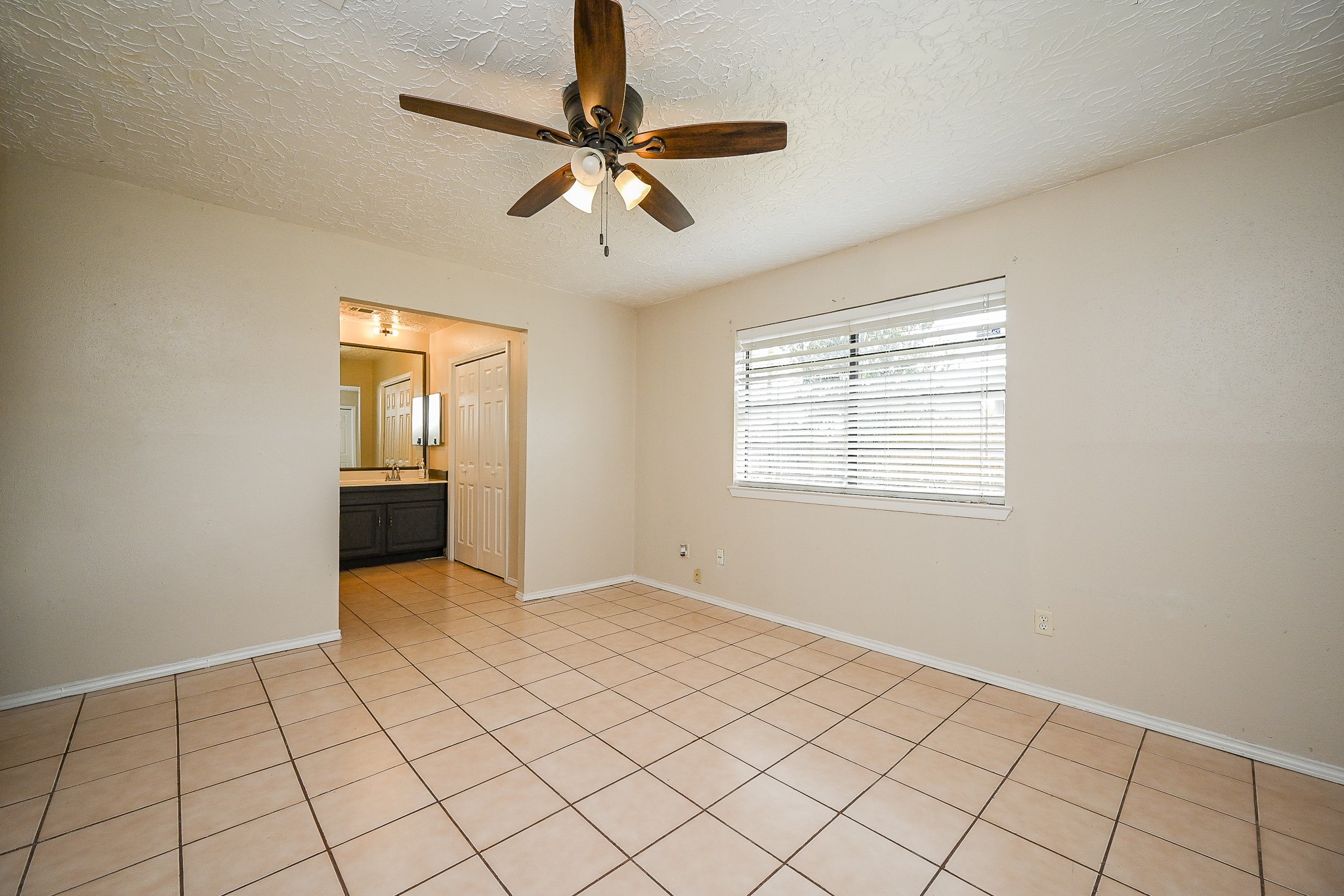 7407 W Fuqua Drive, Houston, TX 77489