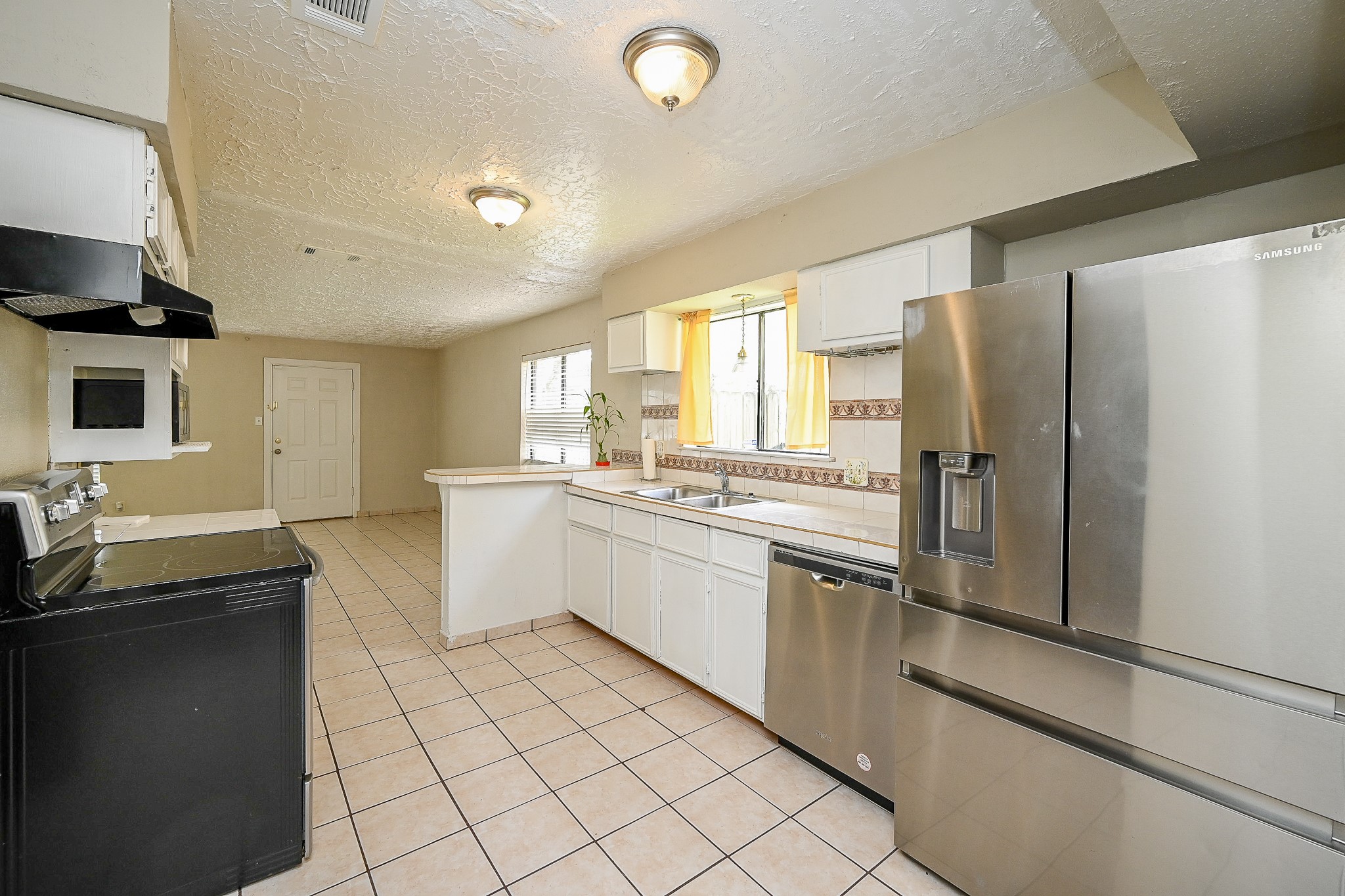 7407 W Fuqua Drive, Houston, TX 77489