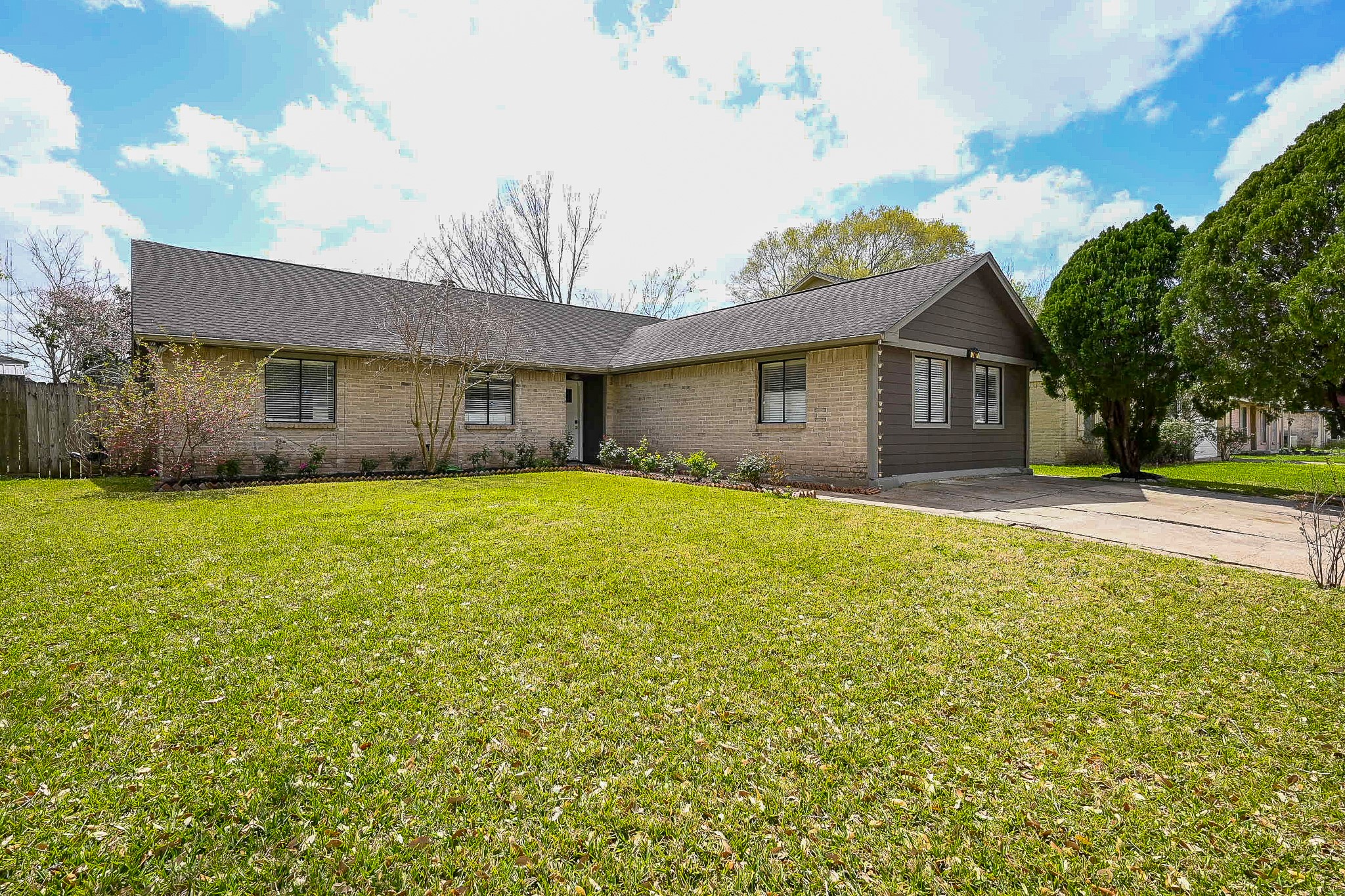 7407 W Fuqua Drive, Houston, TX 77489