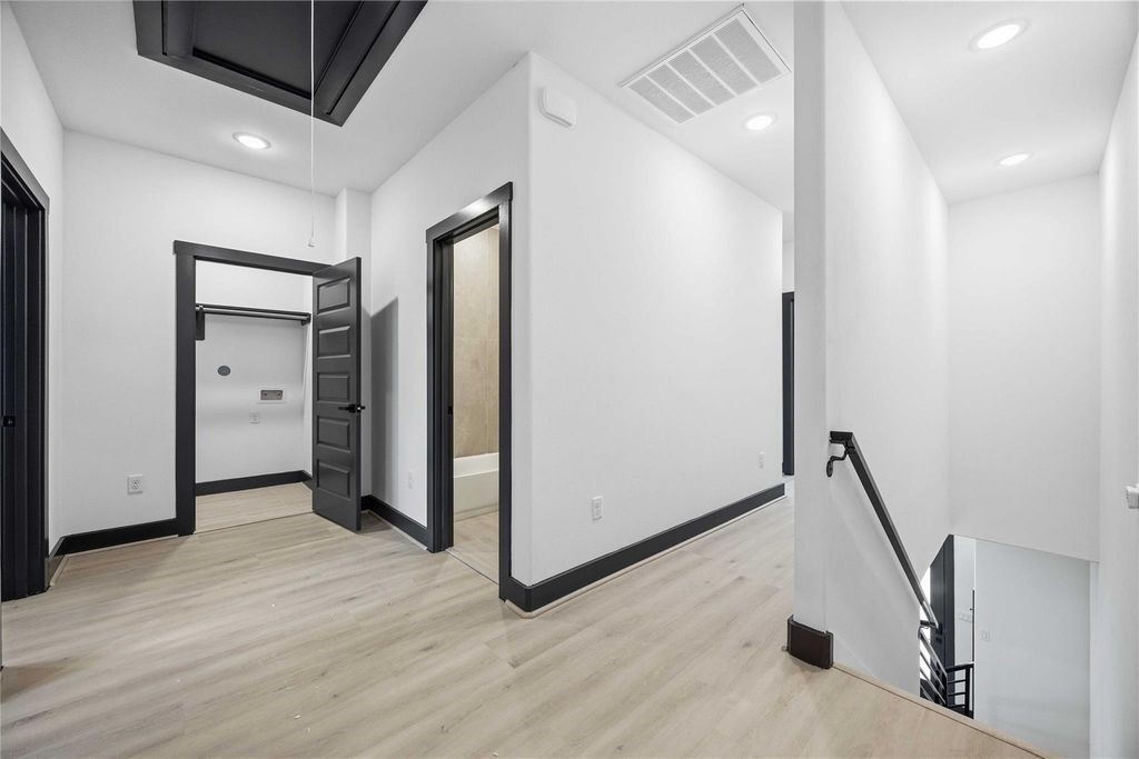 4630 Edfield Street, #B, Houston, TX 77033