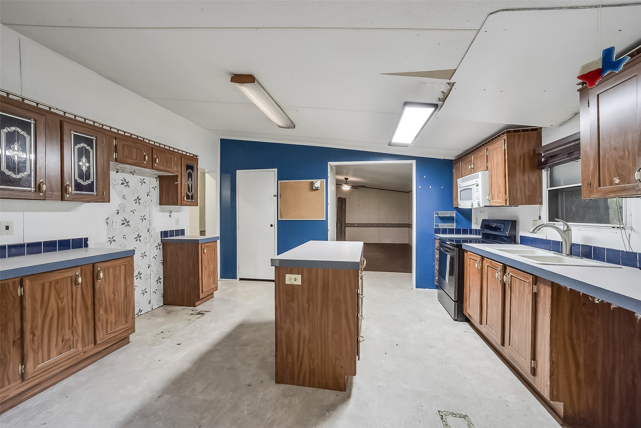 17315 Valley Lane, Conroe, TX 77306