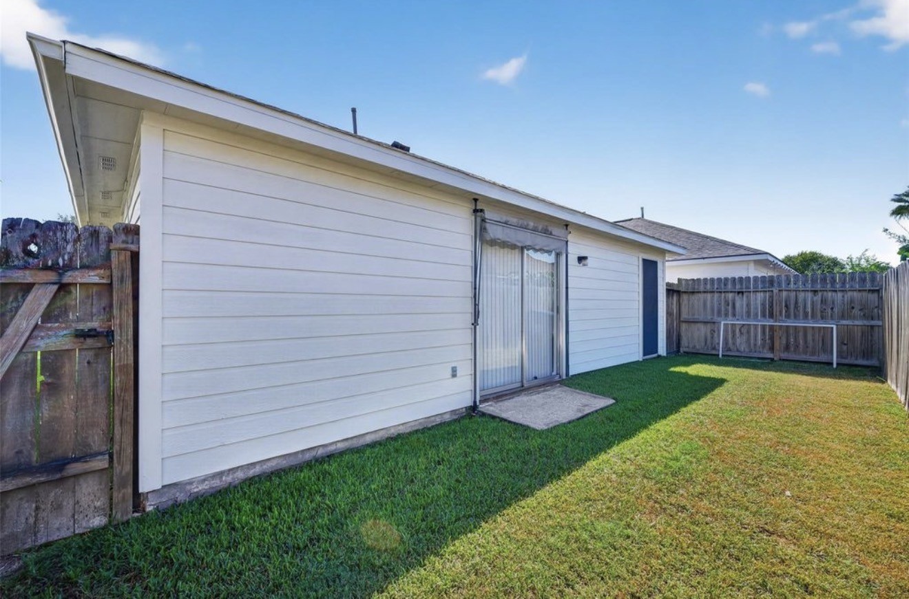 11719 Fossil Rock Lane, Houston, TX 77034