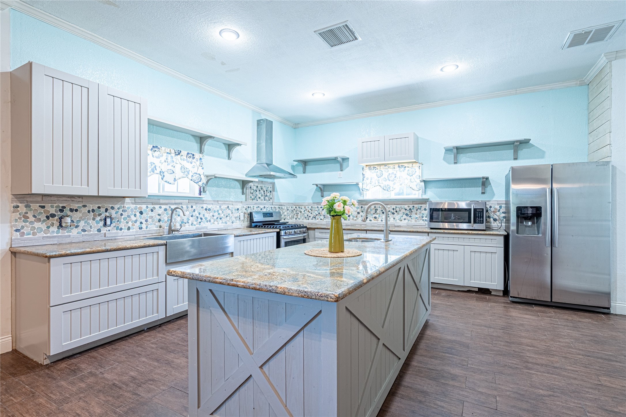 41802 Aggie Gee - Kitchen