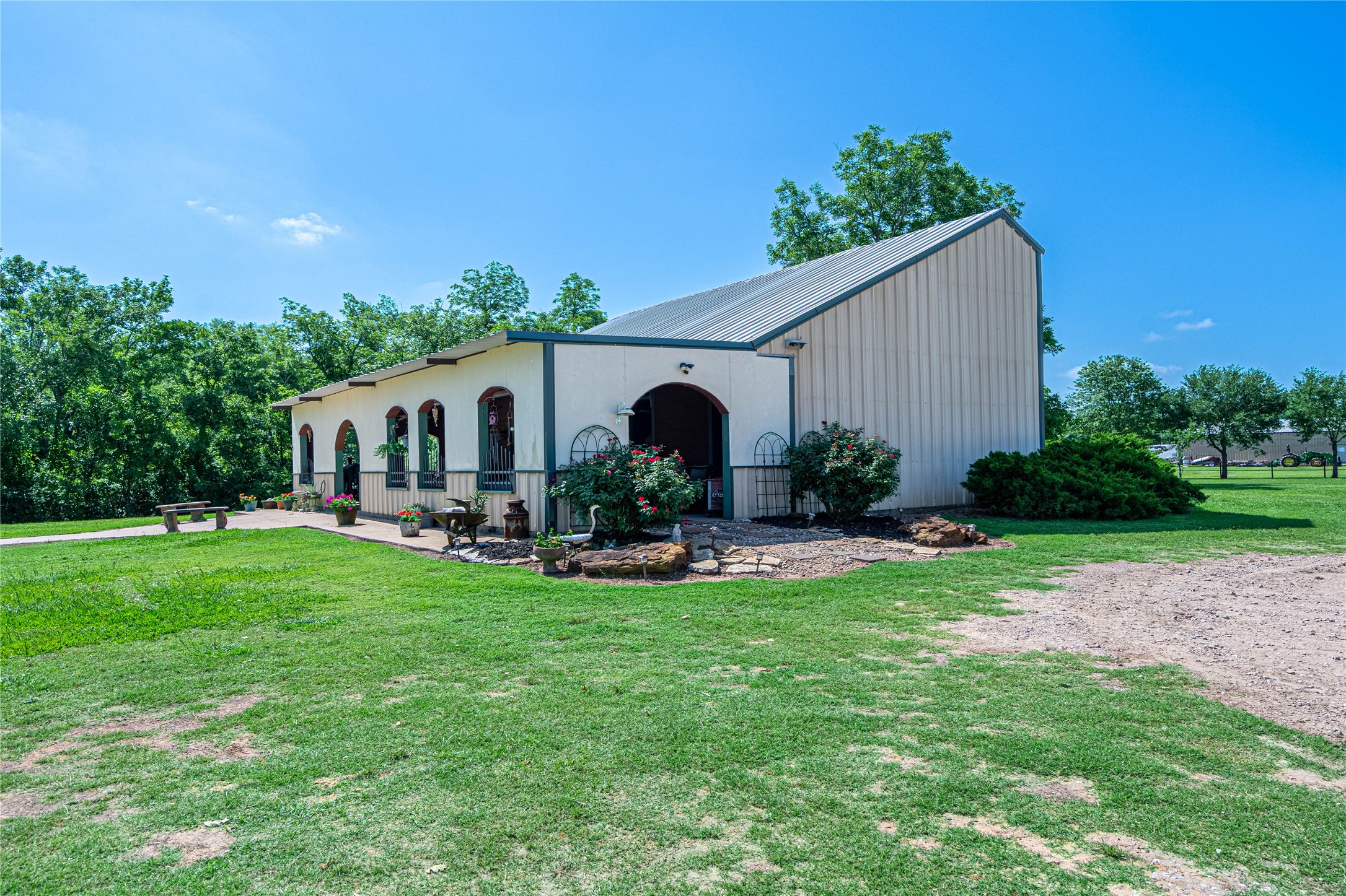 41800 Aggie Gee - Front House