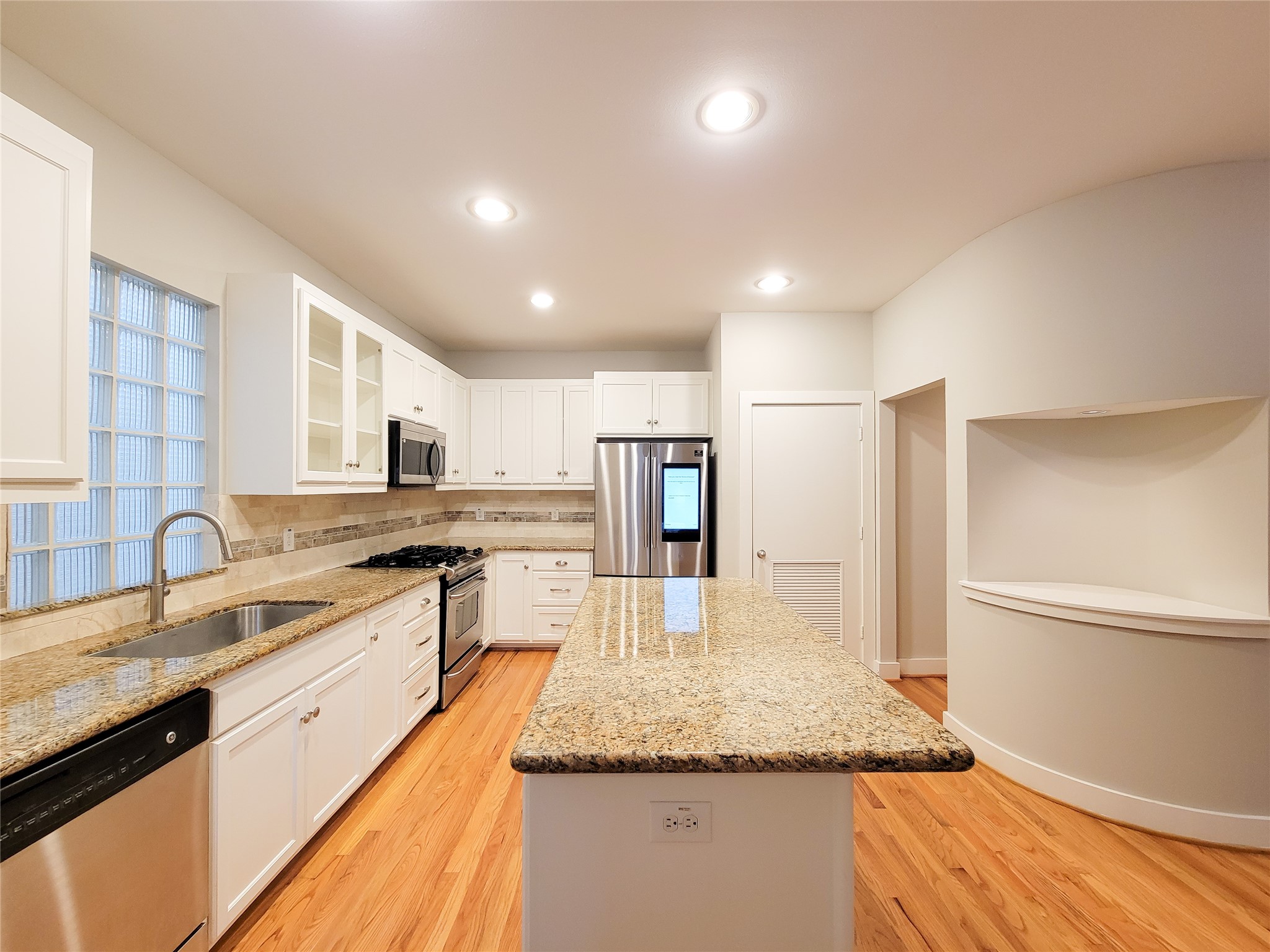 411 West 26th Street, Houston, TX 77008