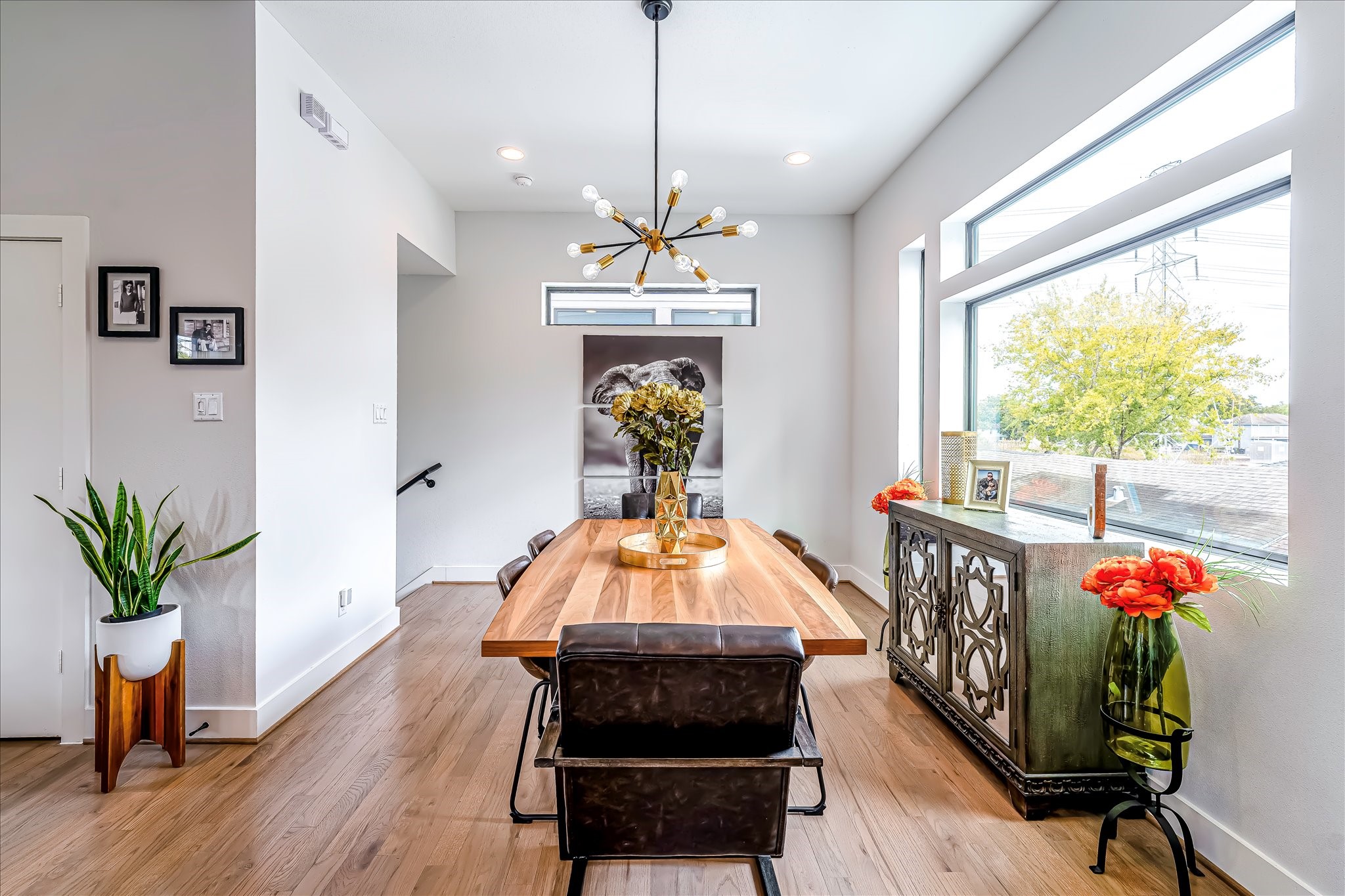 Open dining area designed for effortless entertaining and comfortable daily meals. Photos reflect previous furnishings. Home is currently vacant. Furnishings shown are for illustrative purposes only.