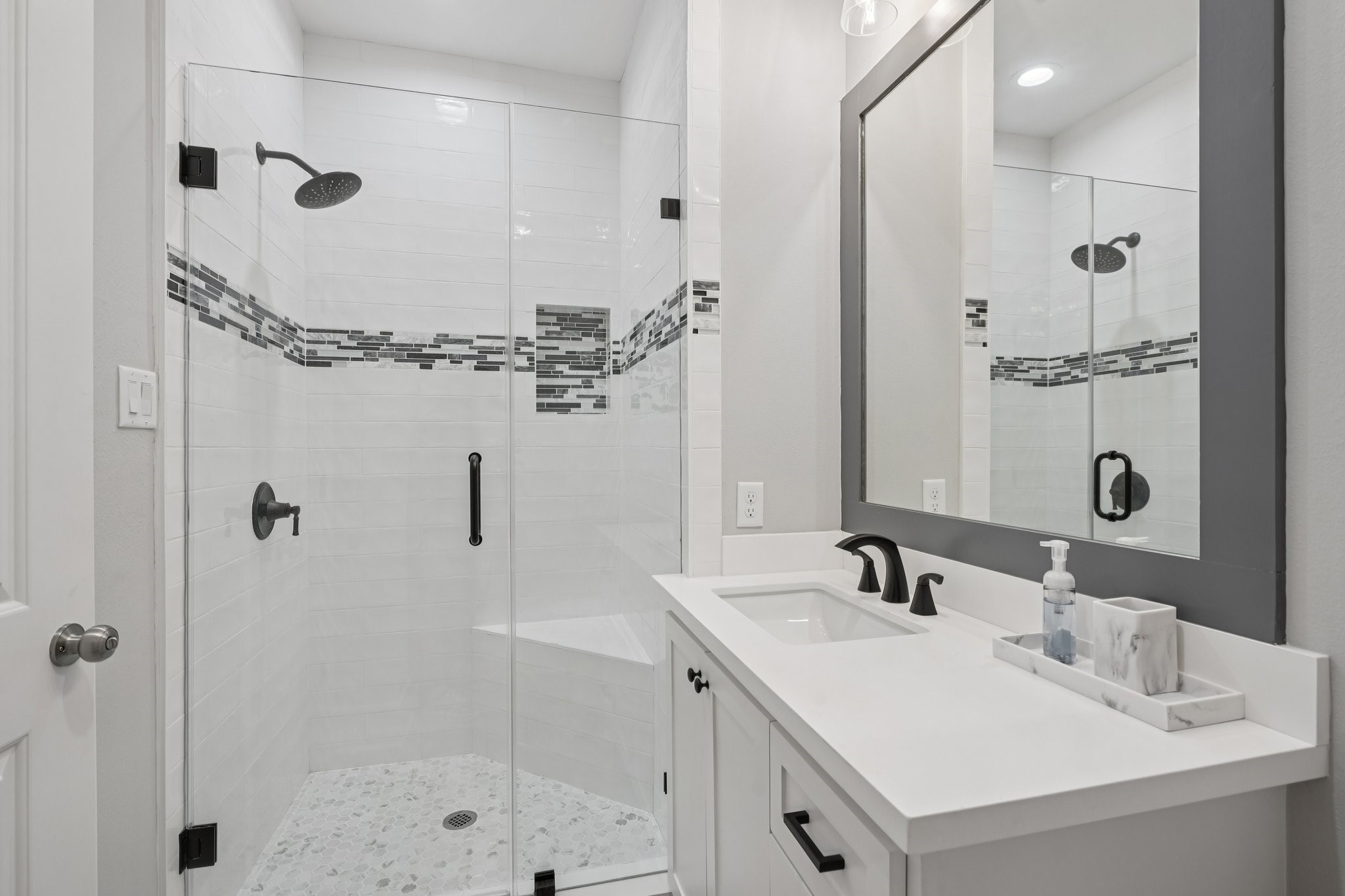 16700 Montego Way, Jamaica Beach, TX 77554