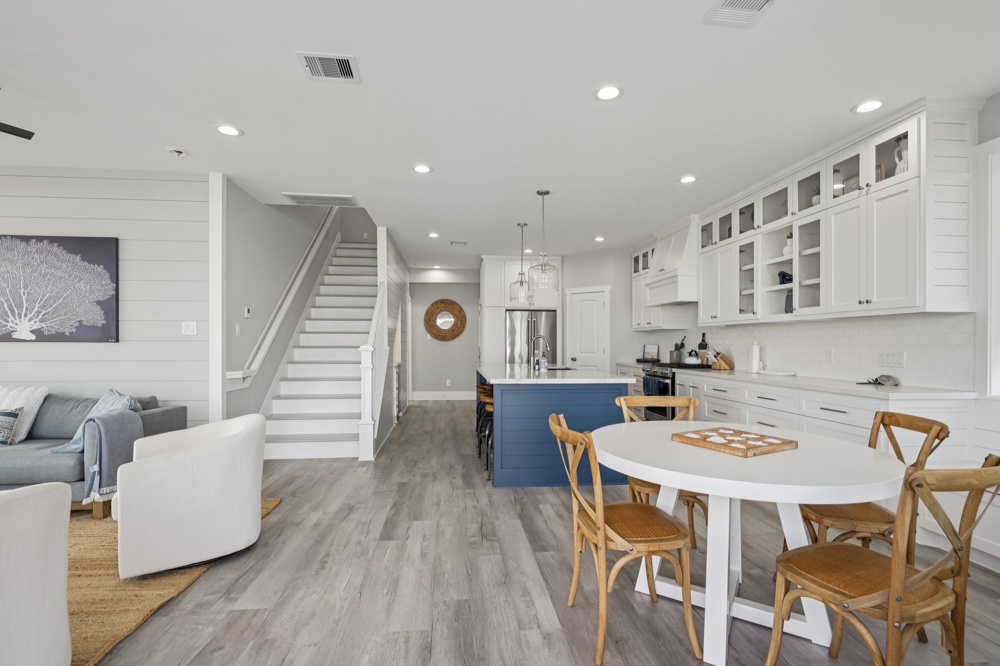 16700 Montego Way, Jamaica Beach, TX 77554