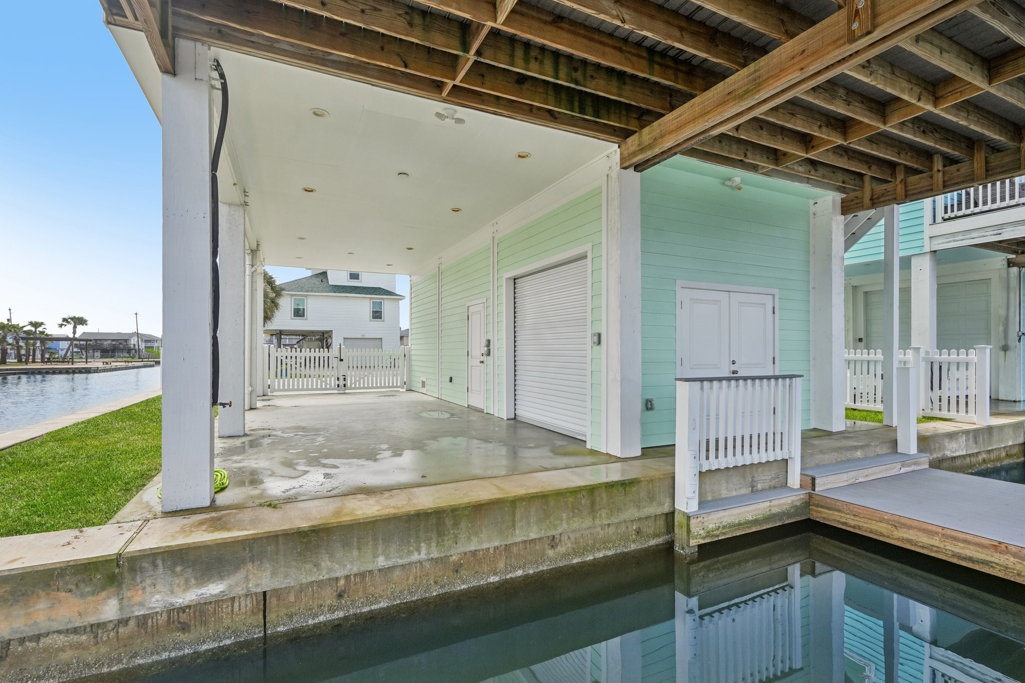 16700 Montego Way, Jamaica Beach, TX 77554