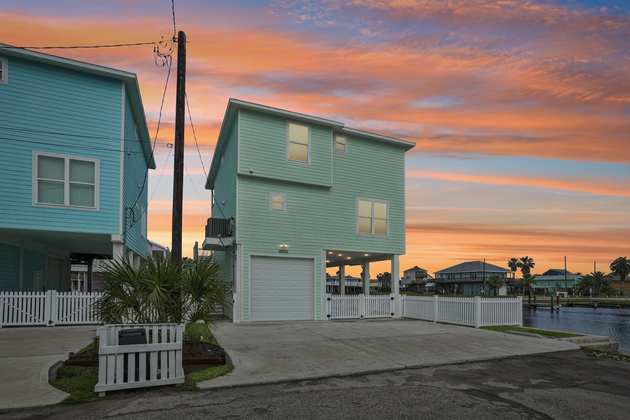 16700 Montego Way, Jamaica Beach, TX 77554 16700 Montego Way, Jamaica Beach, TX 77554