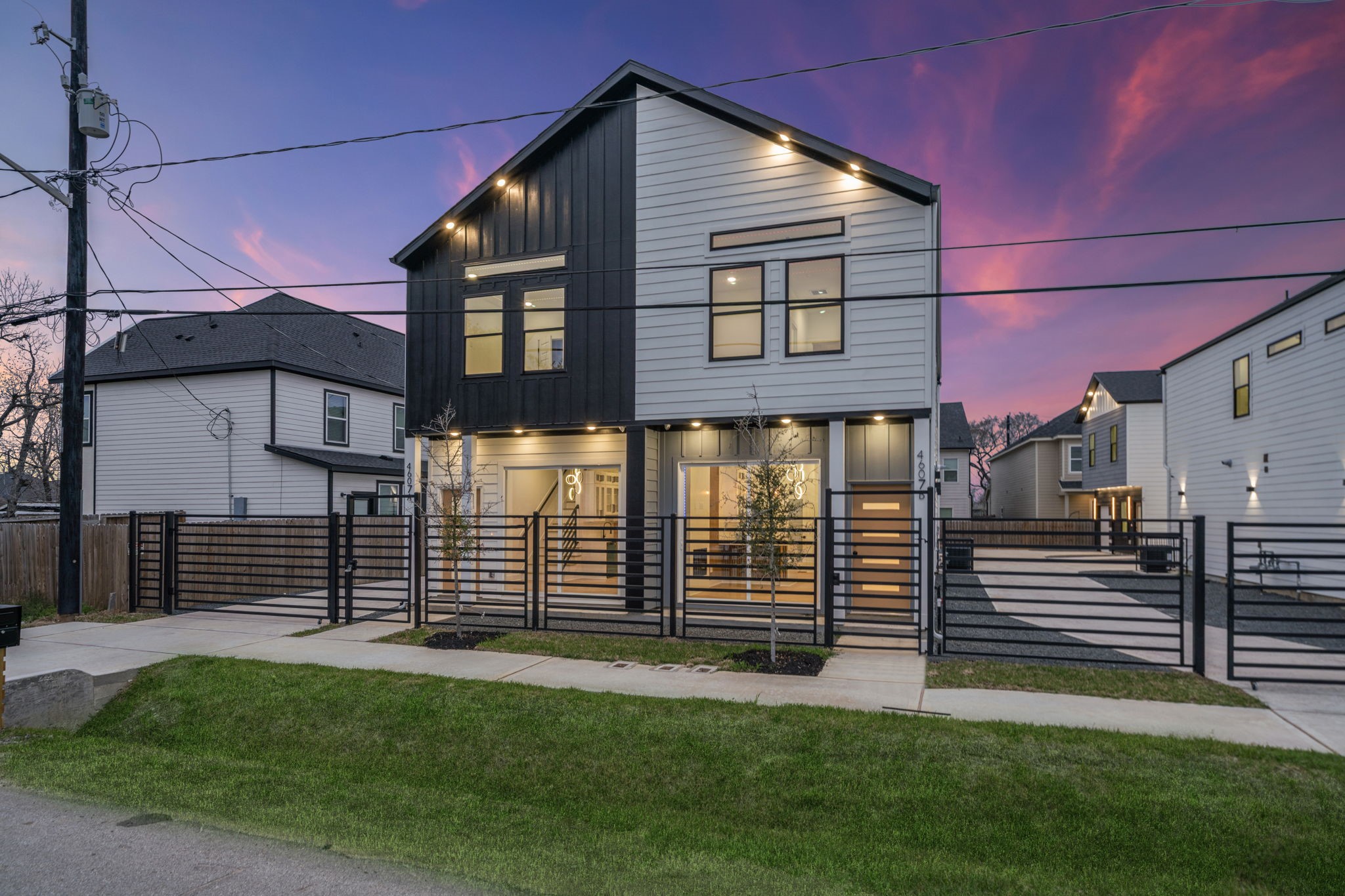 Welcome to the Ritz-Carlton of triplexes. Nothing Builder Grade here. Unit A & B - Duplex Welcome to the Ritz-Carlton of triplexes. Nothing Builder Grade here. Unit A & B - Duplex